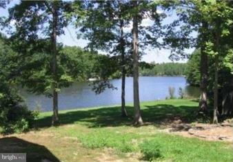 LAKE LAND - Residential Lease