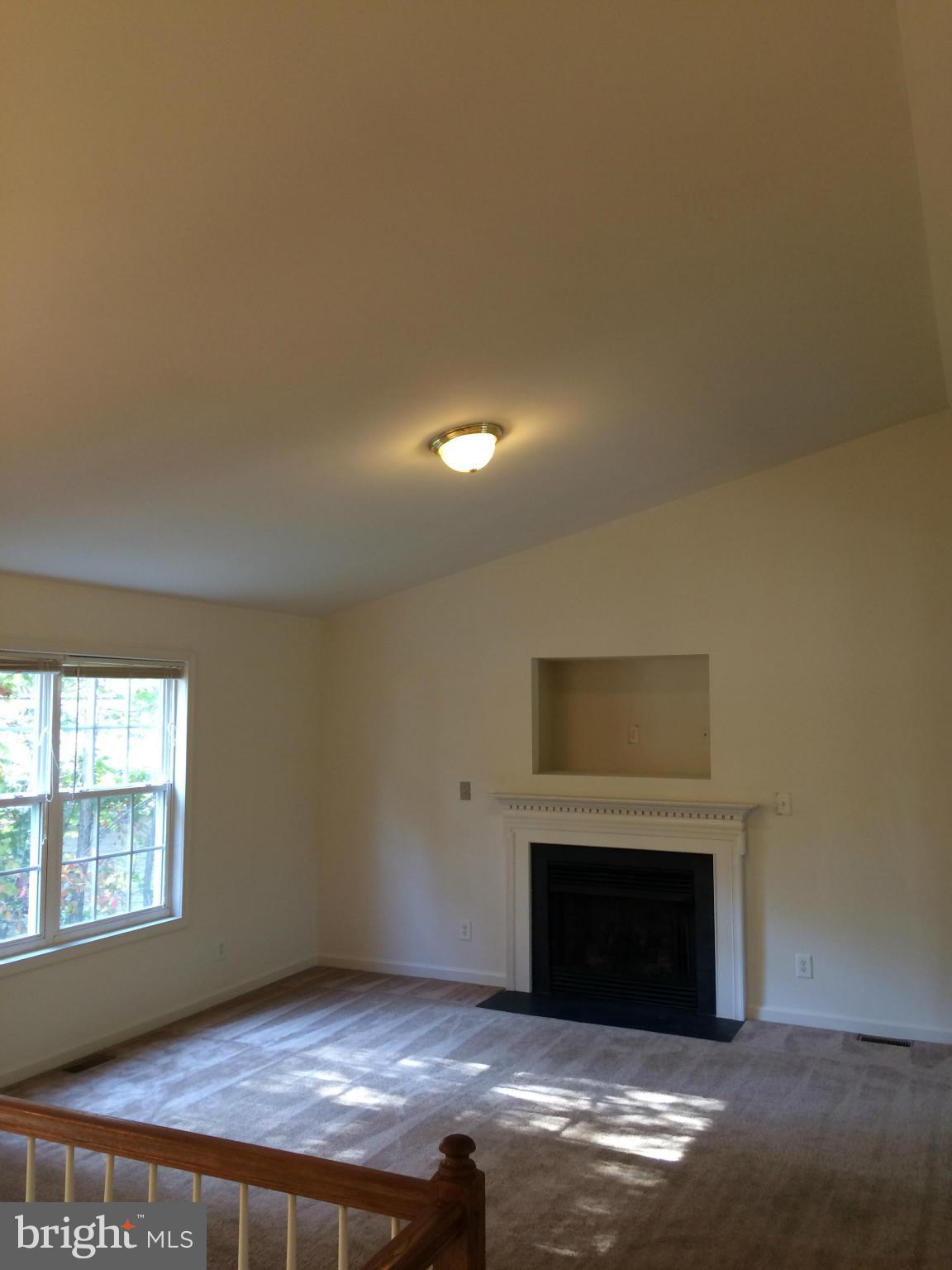 LAKE LAND - Residential Lease