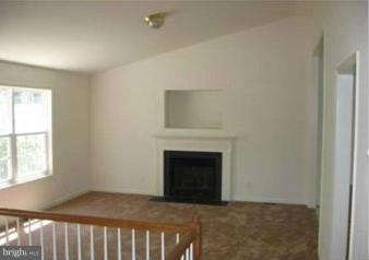 LAKE LAND - Residential Lease