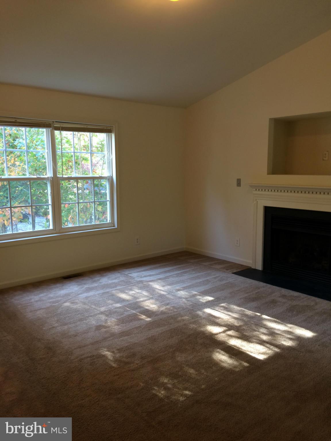 LAKE LAND - Residential Lease