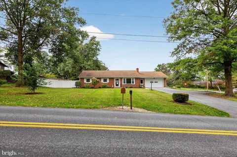 Photo of 433 Fairland Road, MANHEIM, PA 17545 (MLS # PALA2077066)