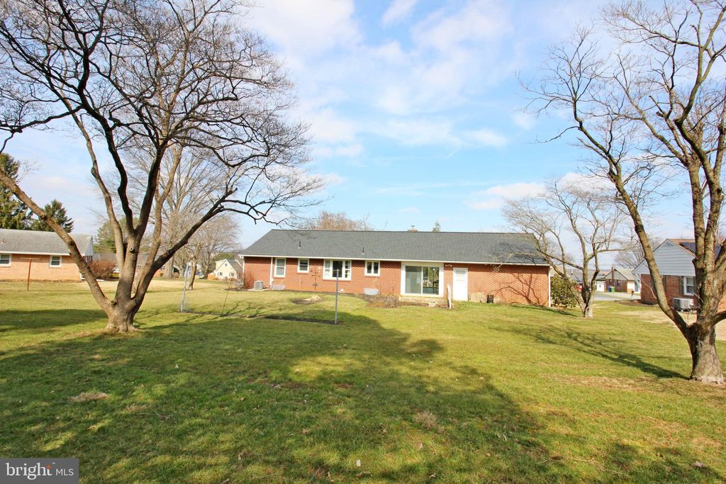 Photo of 4 LAUREL DR, WILLOW STREET, PA 17584 (MLS # PALA2031578)