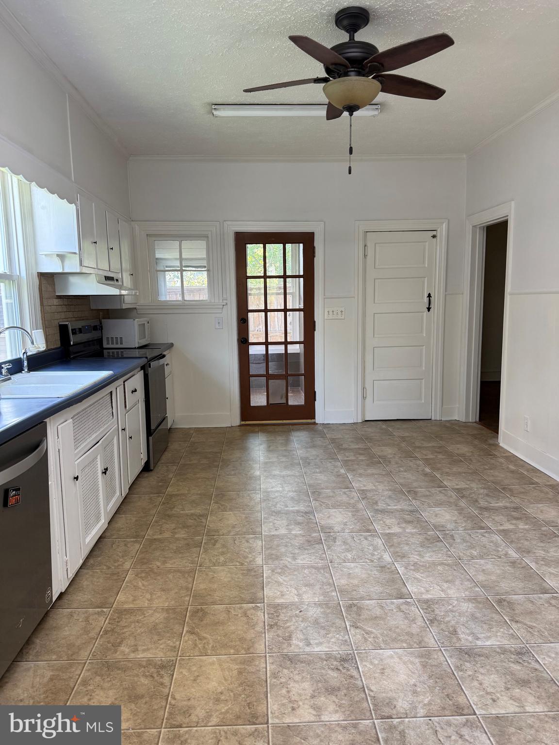 17 SEMINOLE AVENUE