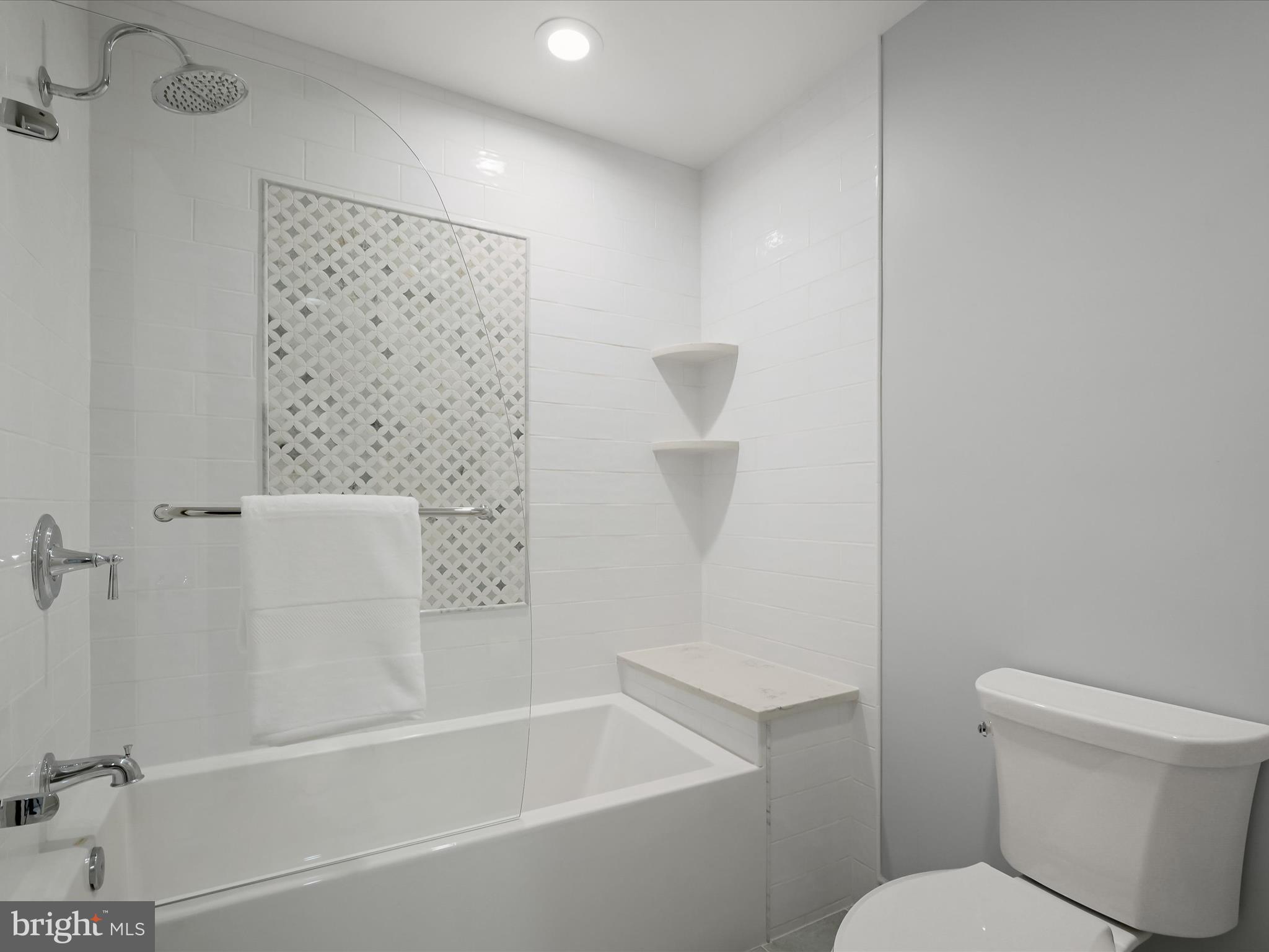 LAKE POTOMAC - Residential