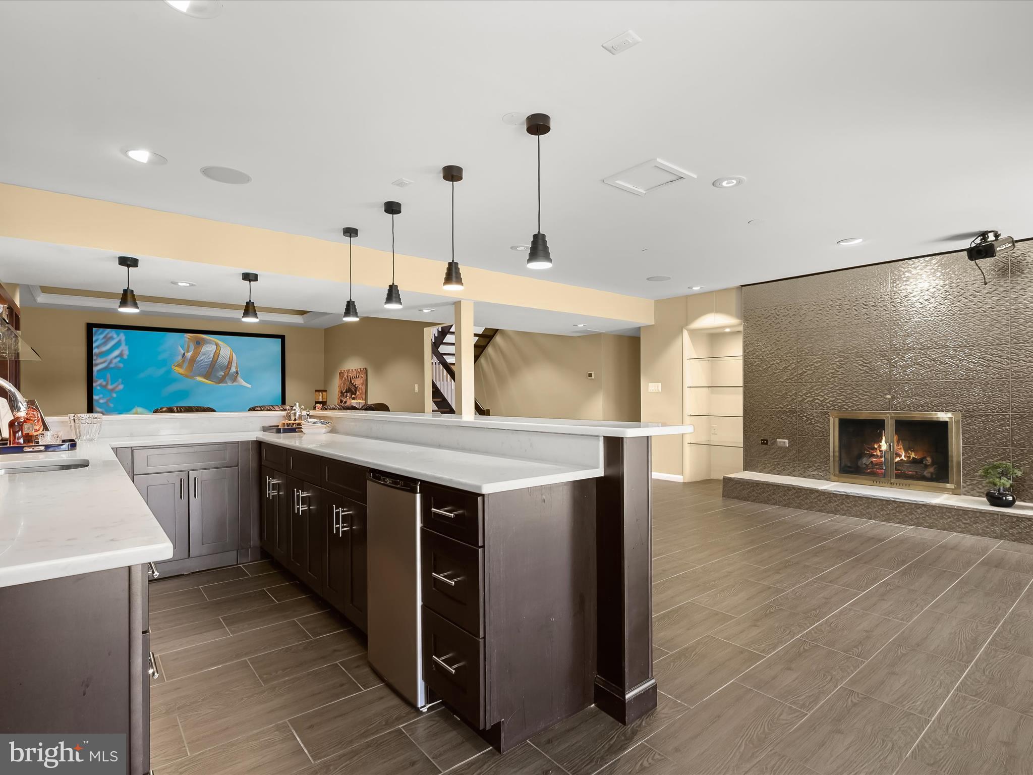 LAKE POTOMAC - Residential