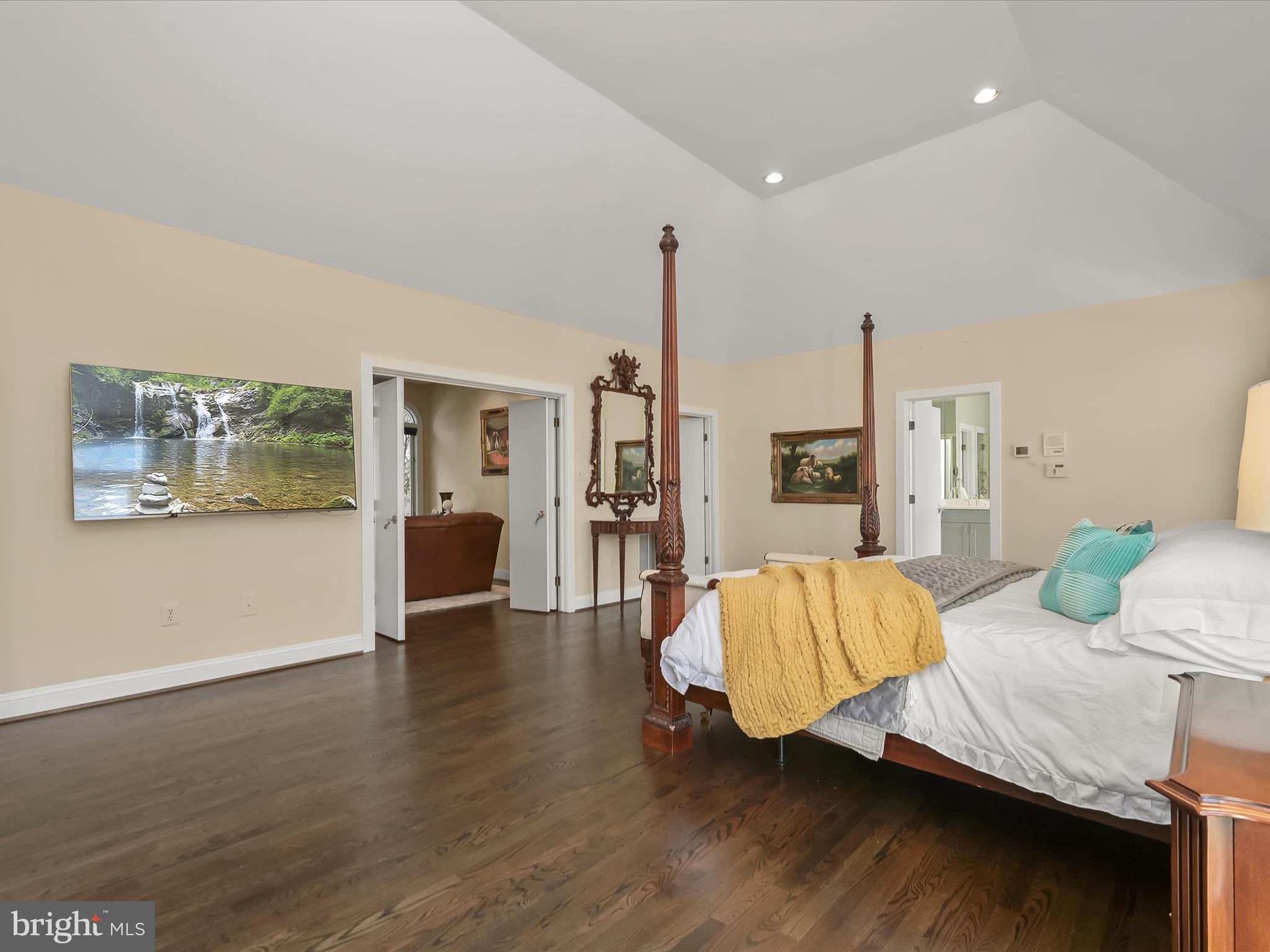 LAKE POTOMAC - Residential