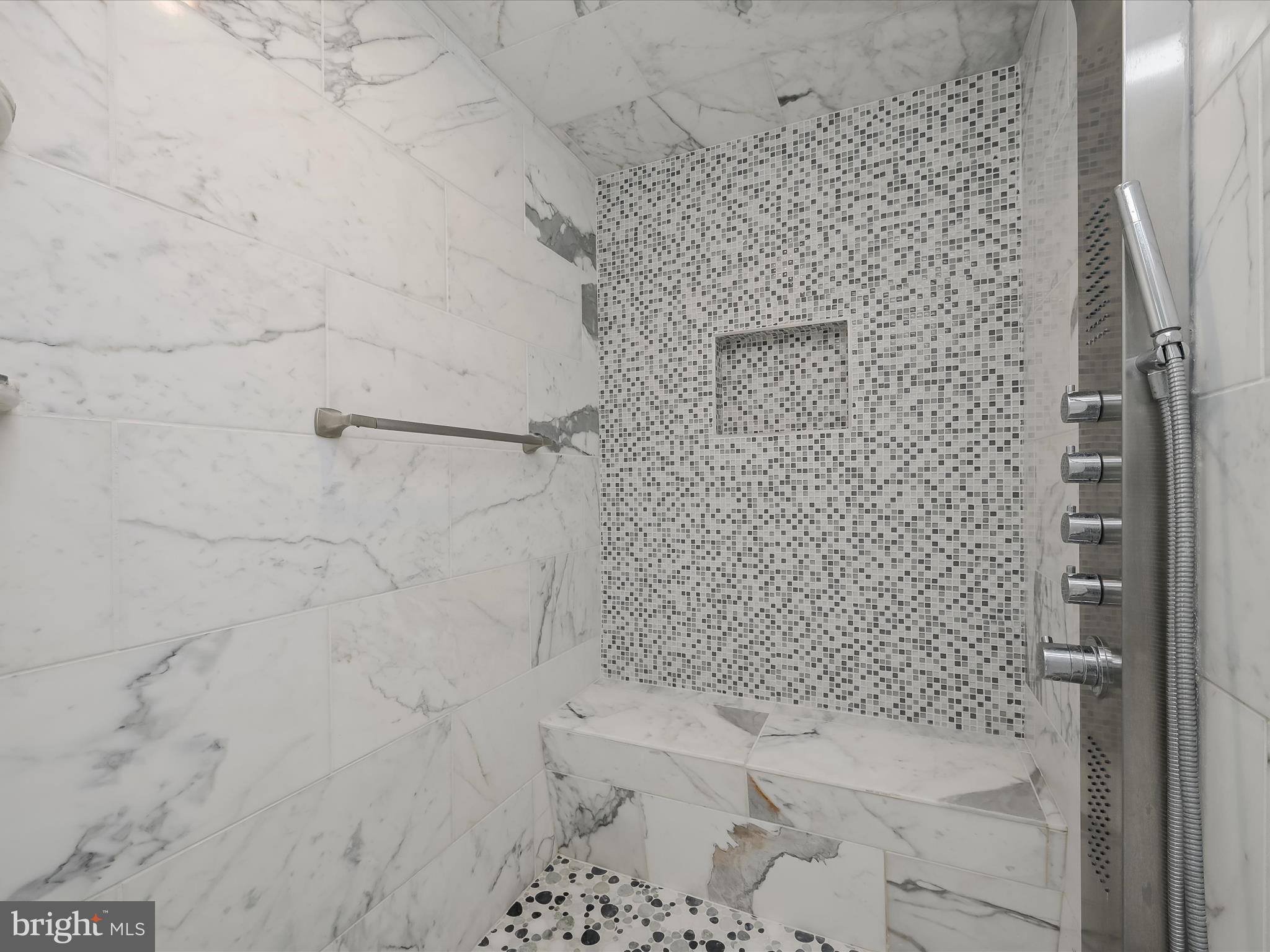 LAKE POTOMAC - Residential