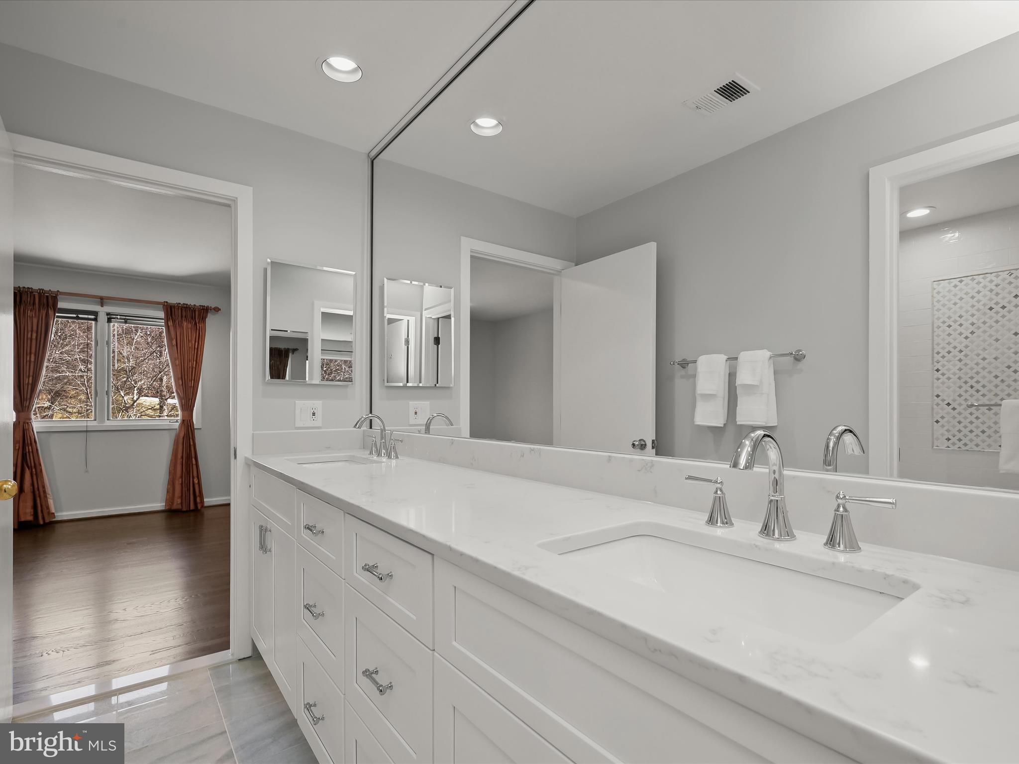 LAKE POTOMAC - Residential