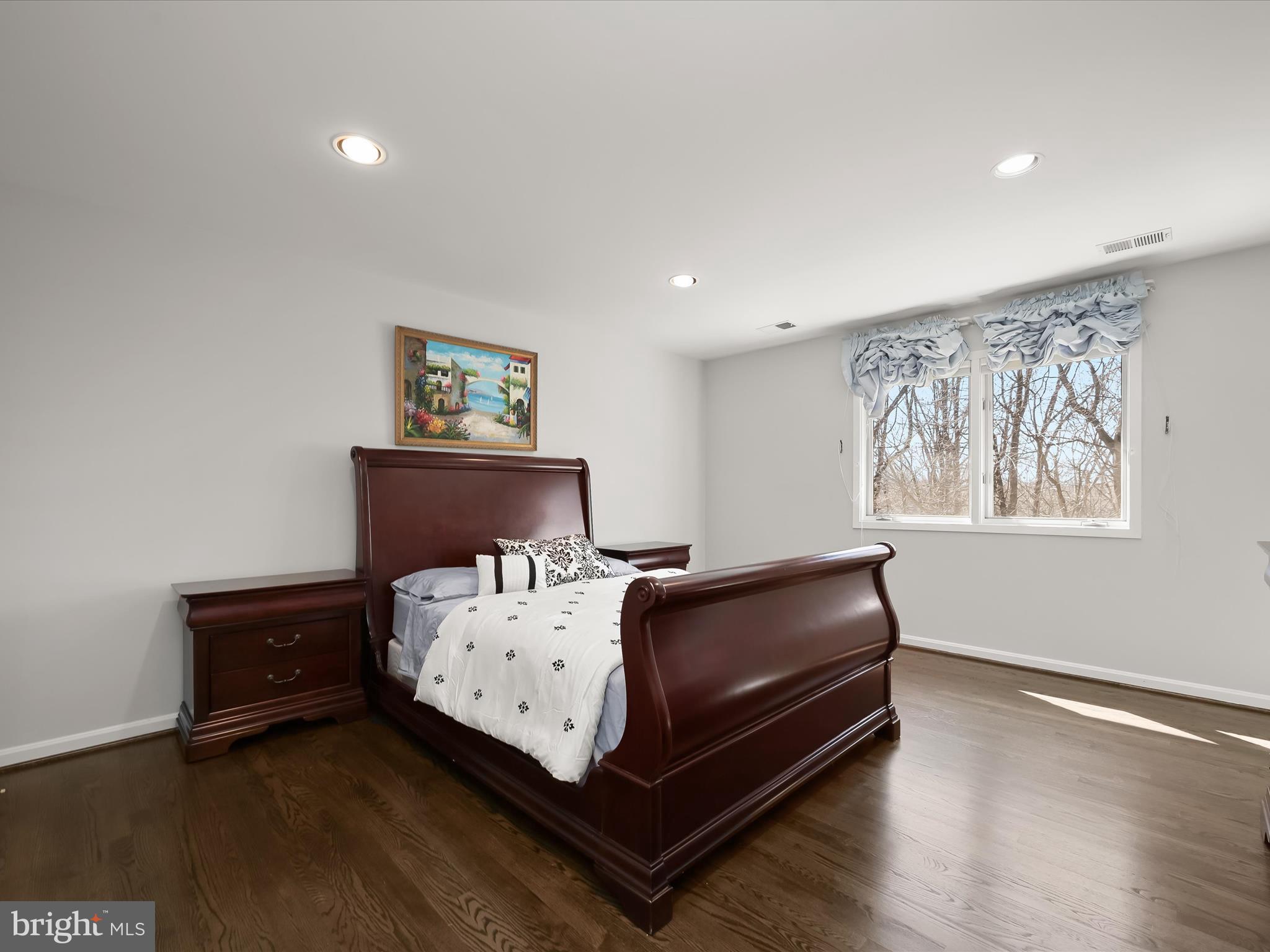 LAKE POTOMAC - Residential