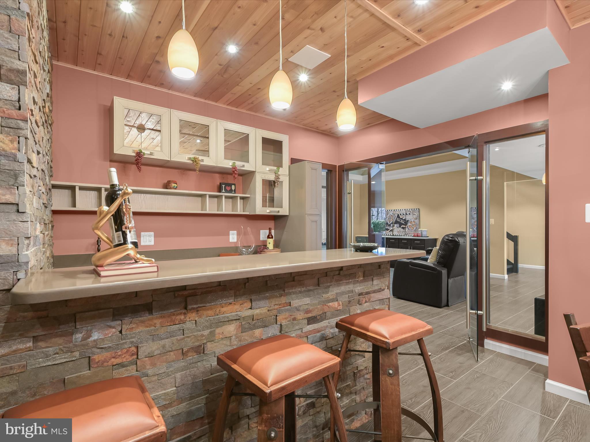 LAKE POTOMAC - Residential