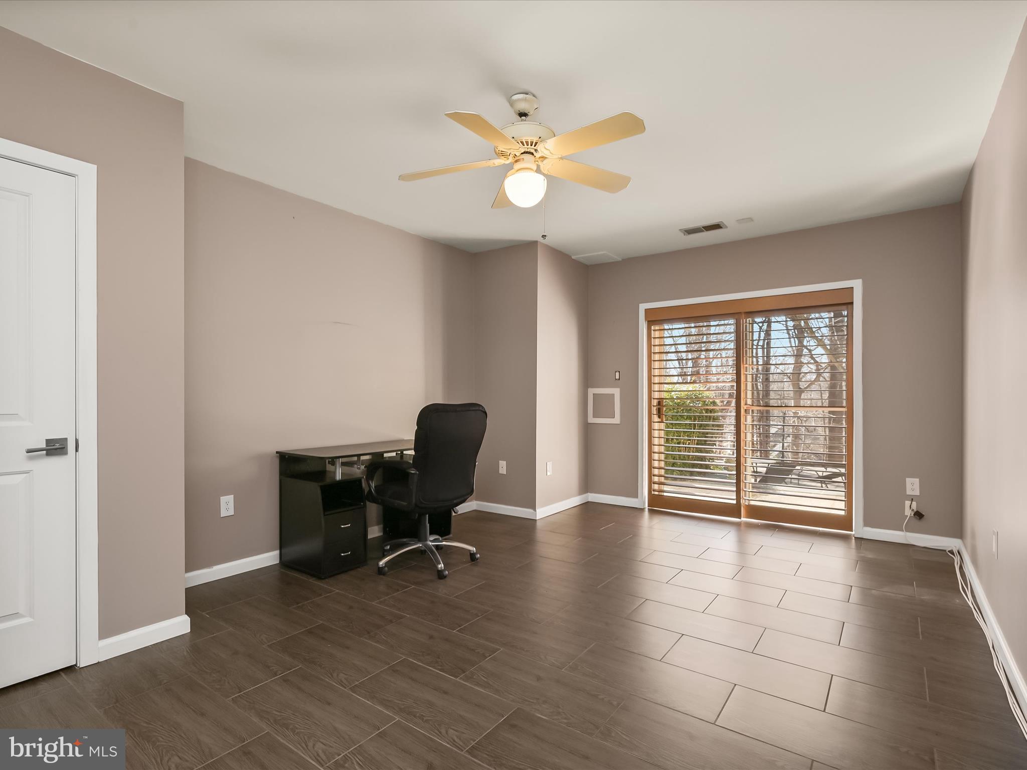 LAKE POTOMAC - Residential