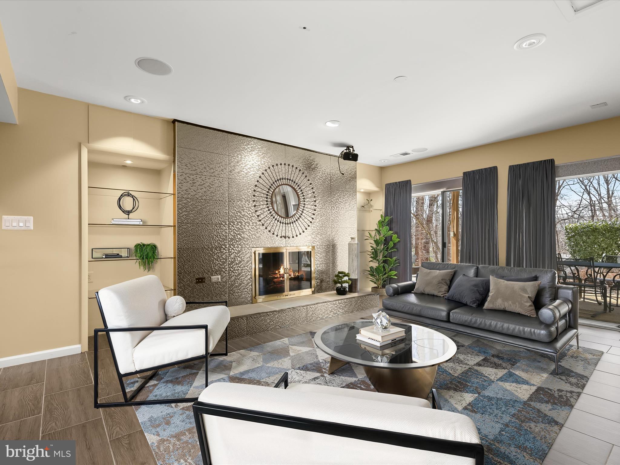 LAKE POTOMAC - Residential