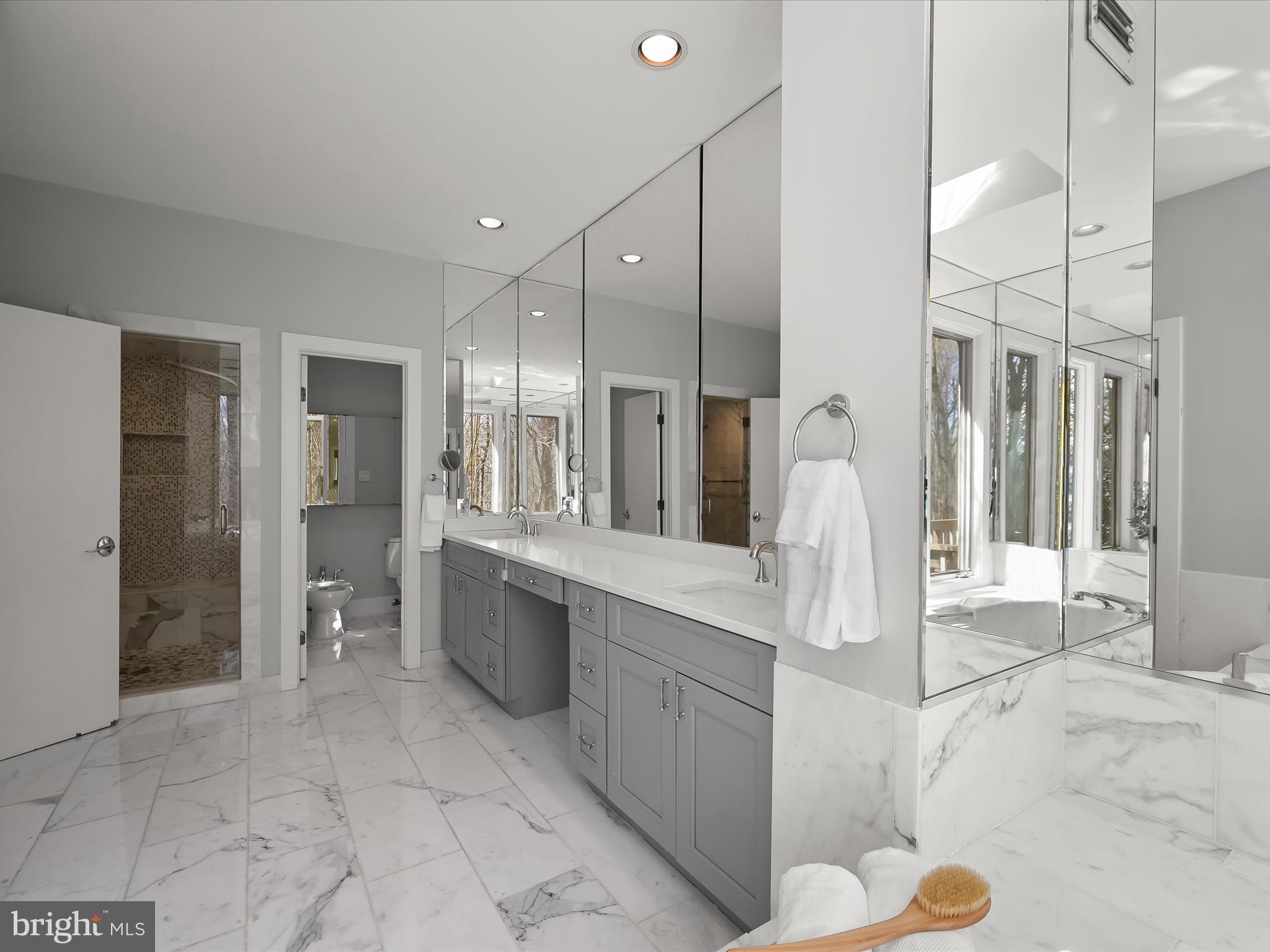 LAKE POTOMAC - Residential