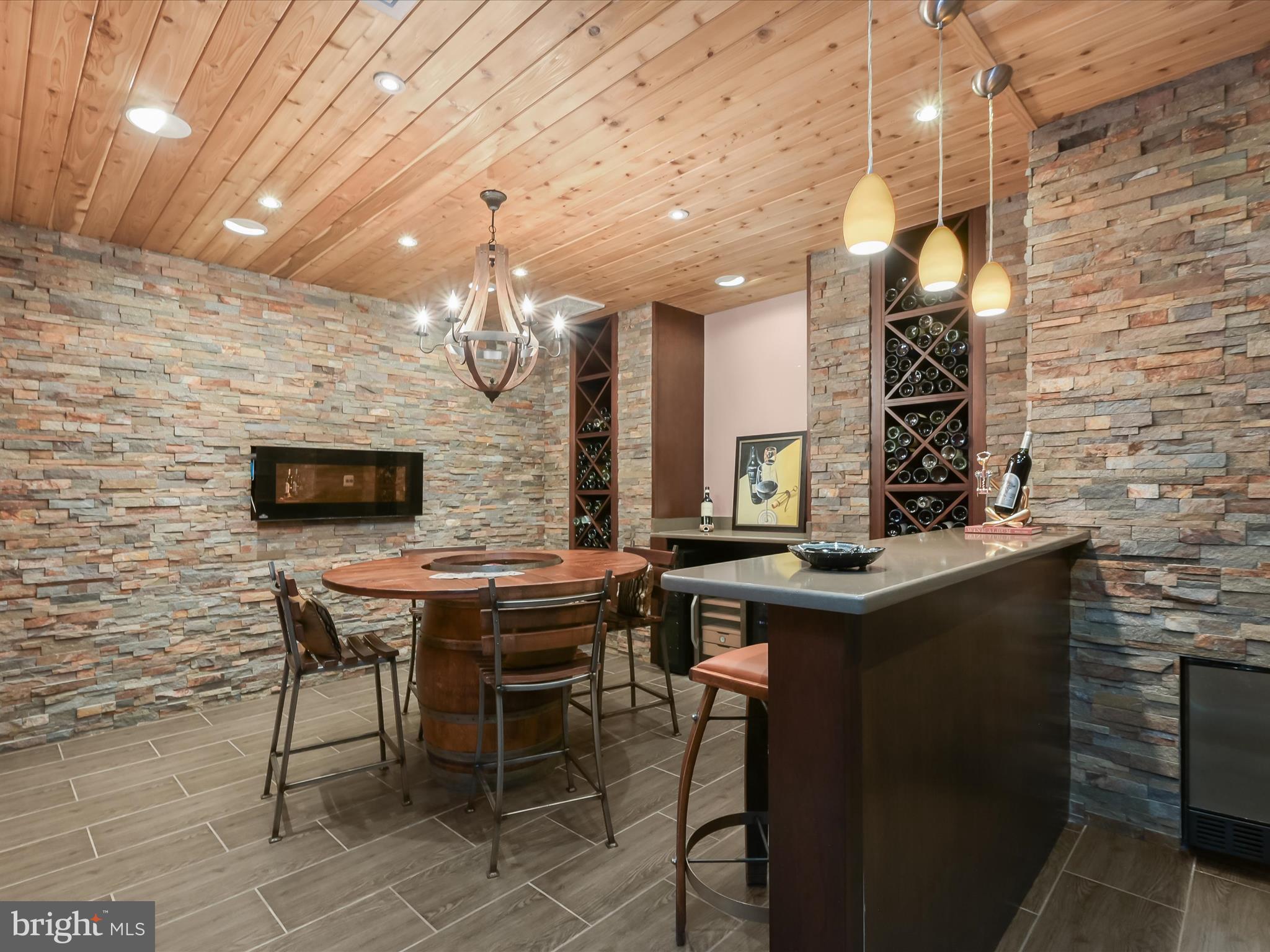 LAKE POTOMAC - Residential