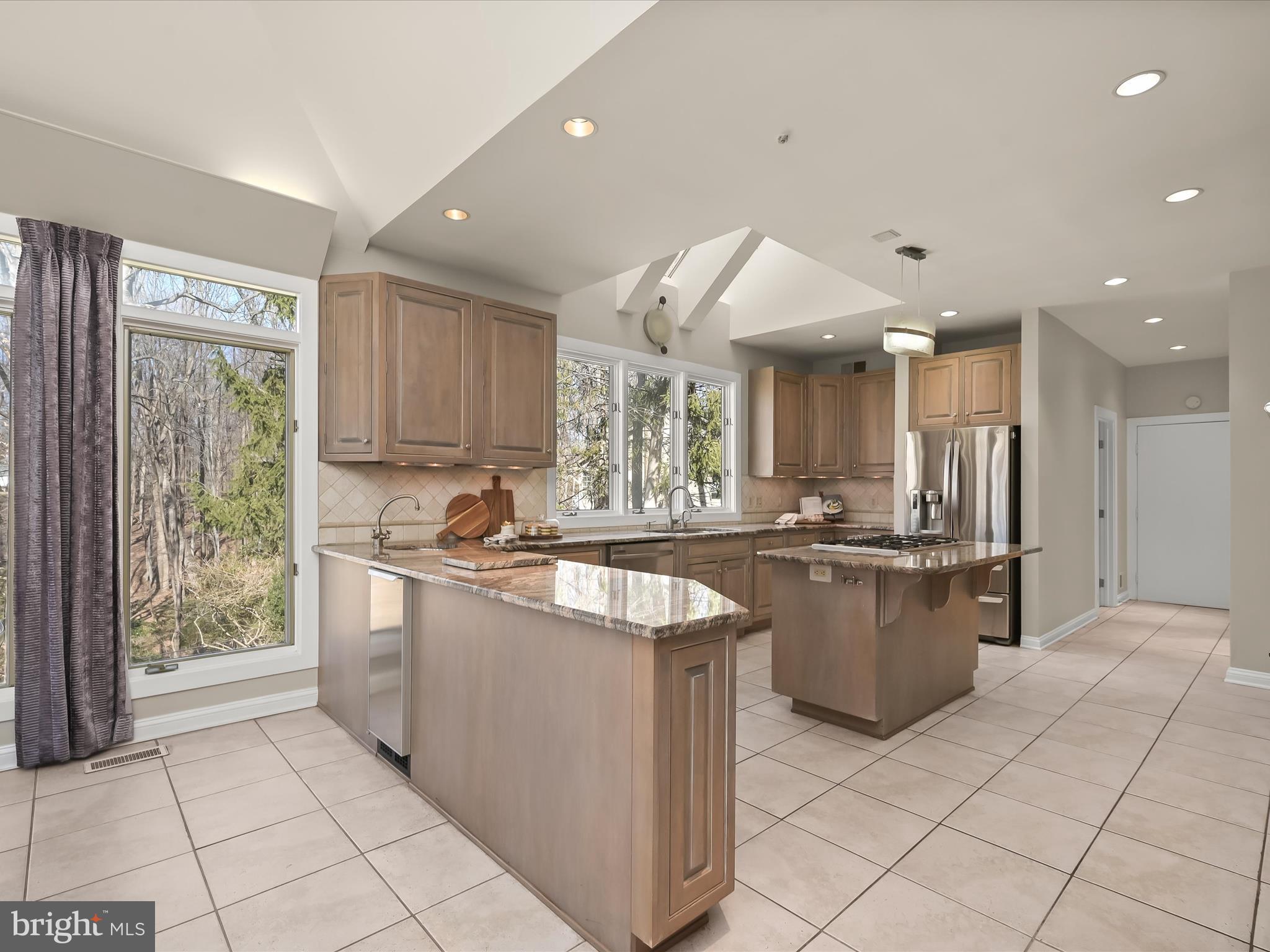 LAKE POTOMAC - Residential