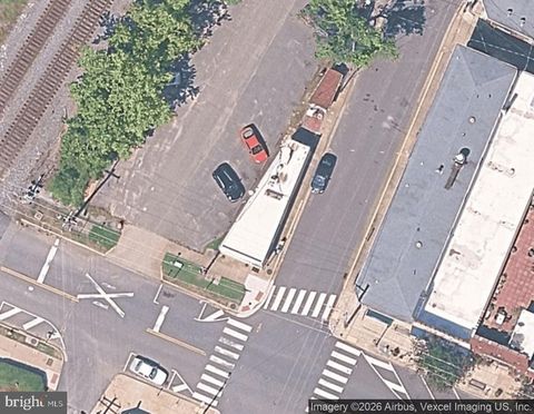 Photo of 401 Potomac Avenue, QUANTICO, VA 22134 (MLS # VAPW2117464)