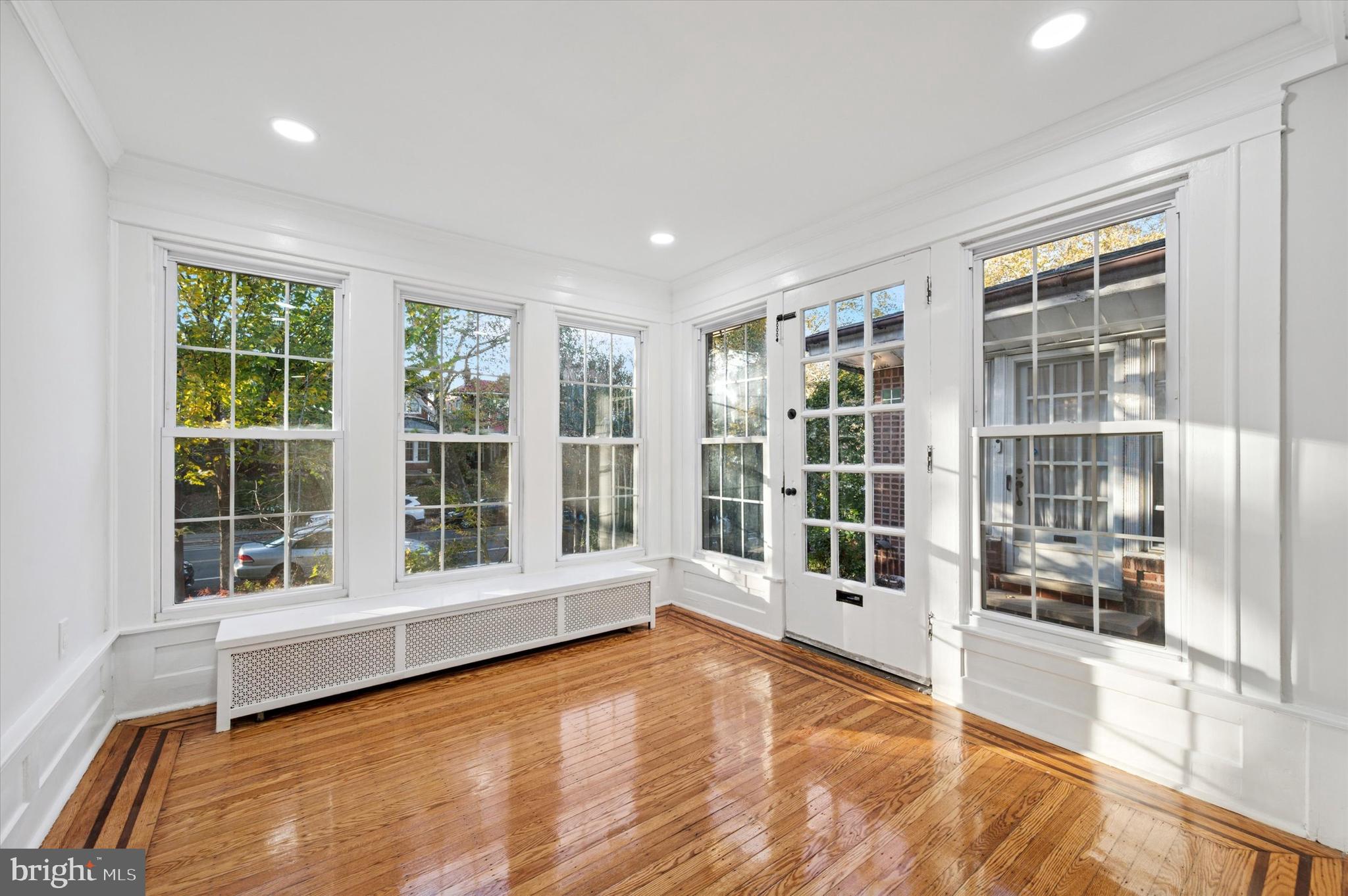 UNIVERSITY CITY - Residential