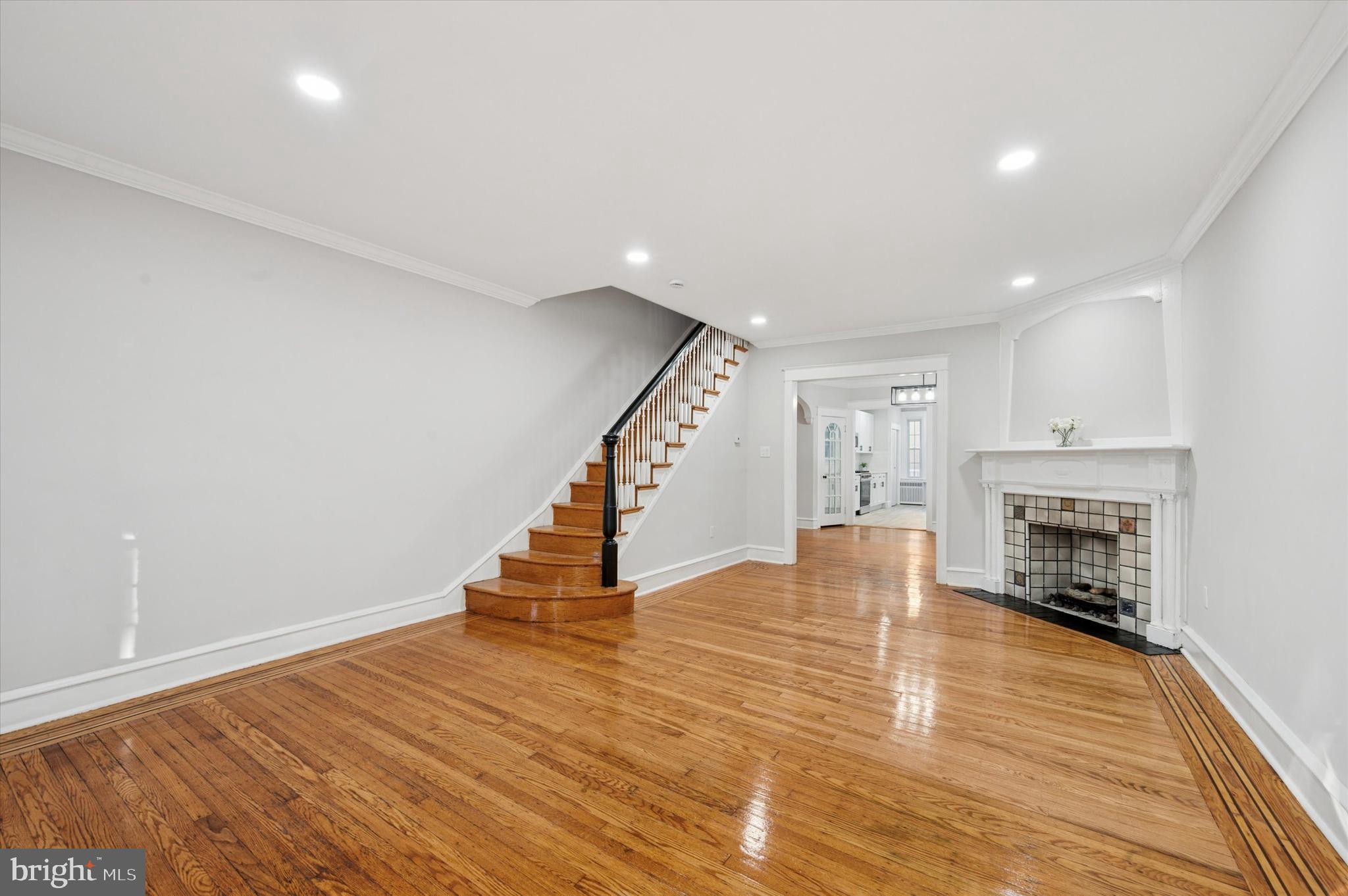 UNIVERSITY CITY - Residential