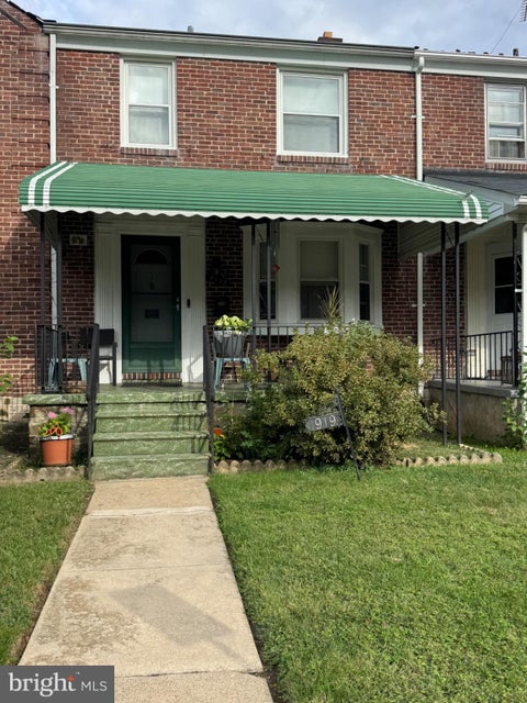Townhouse For Sale - 3919 Ednor Road<br/> BALTIMORE, MD 21218