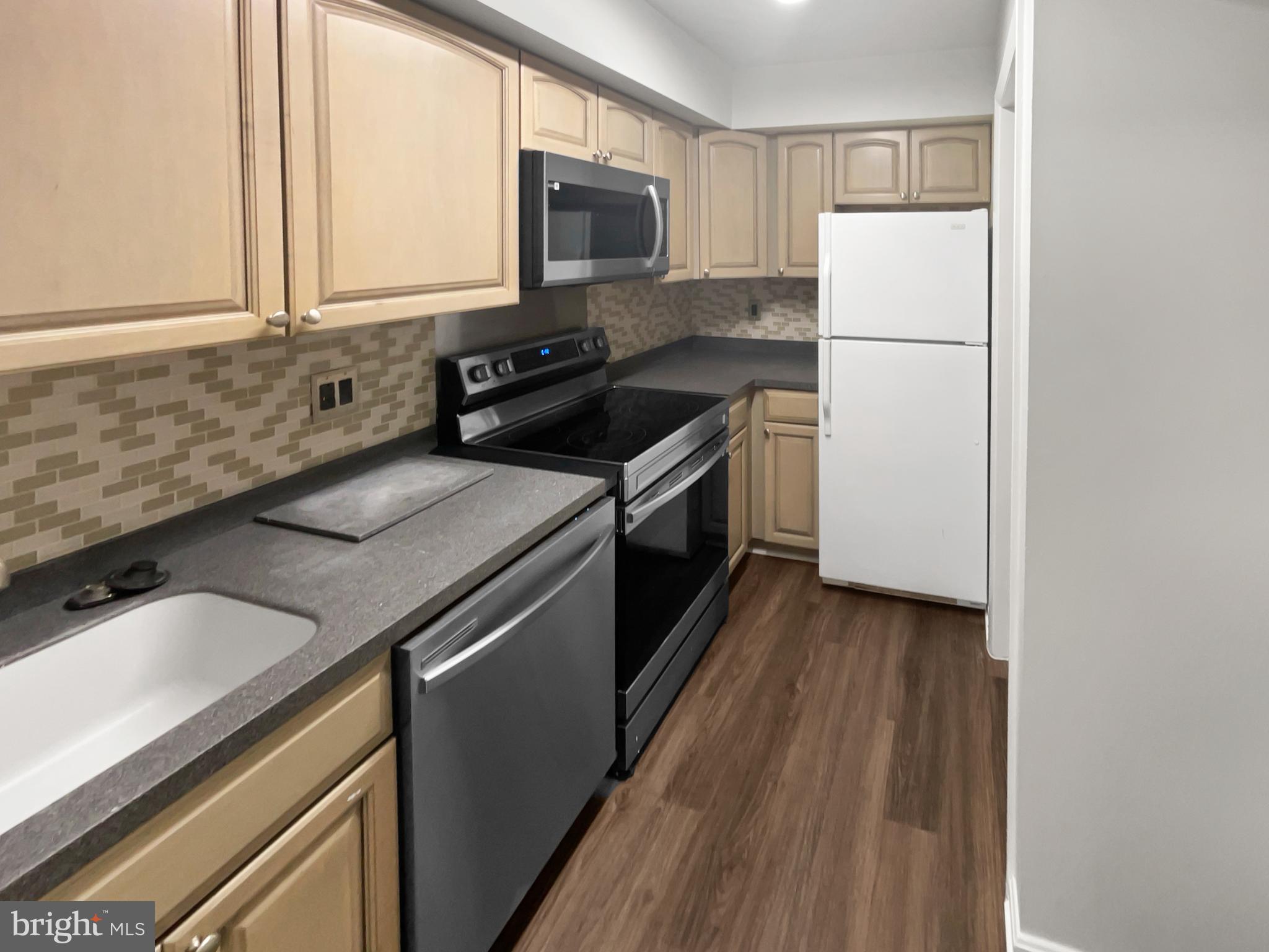 TERRACE TOWNE HOMES OF GUNSTON - Residential