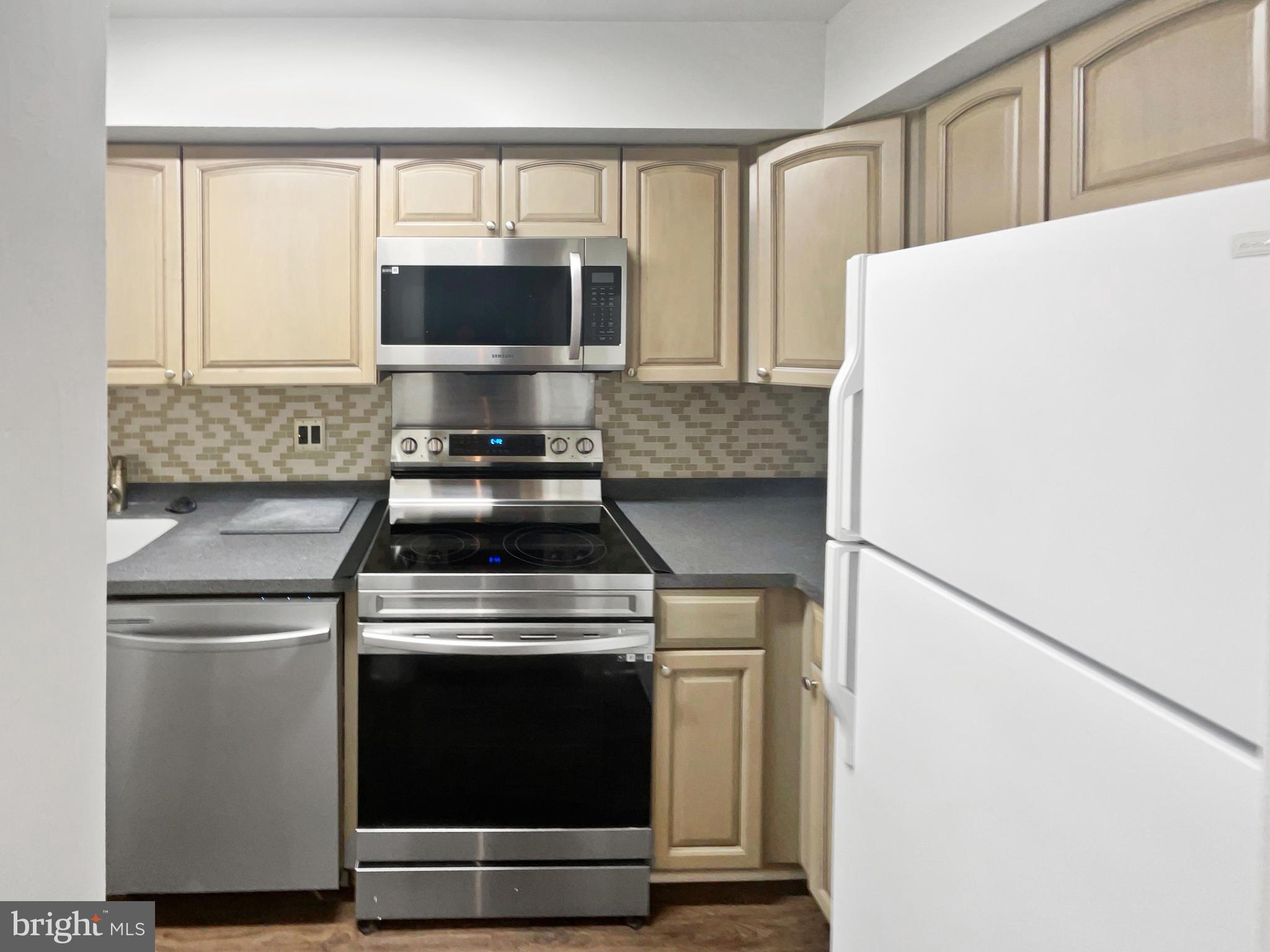 TERRACE TOWNE HOMES OF GUNSTON - Residential