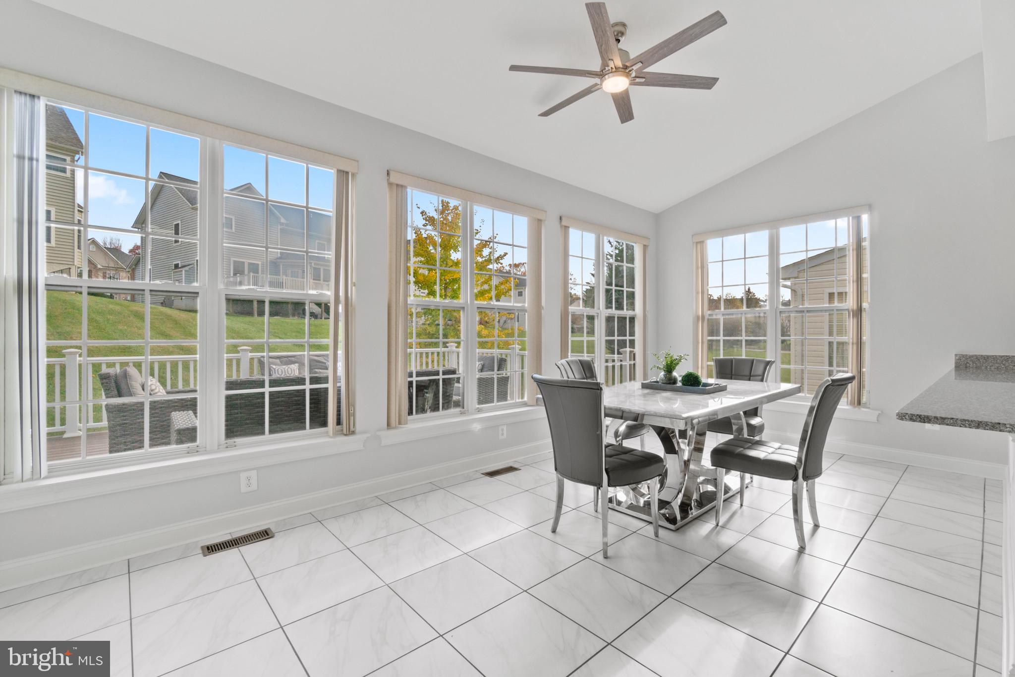 AUTUMN VIEW - Residential