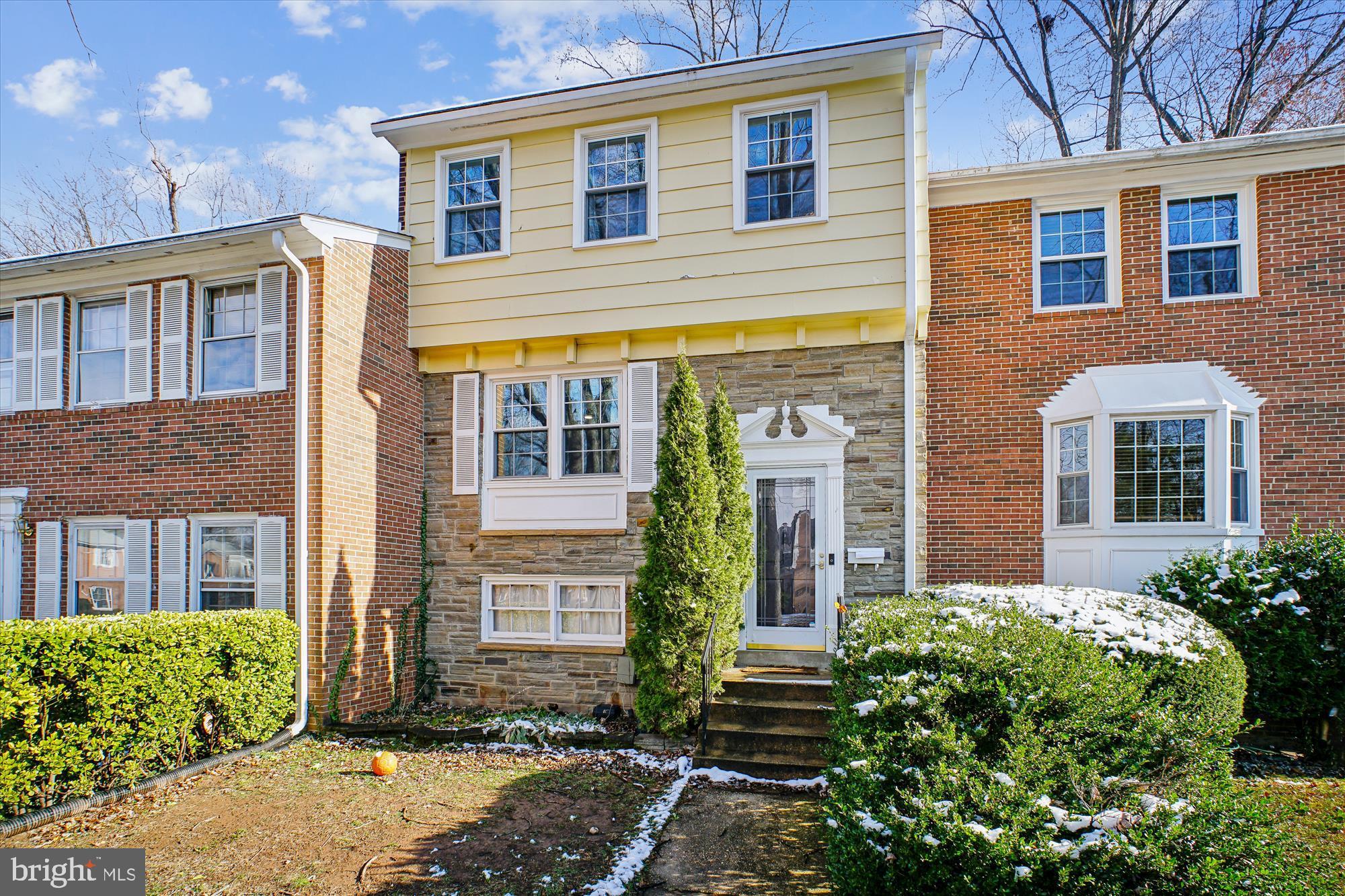 8332 GLASTONBURY COURT