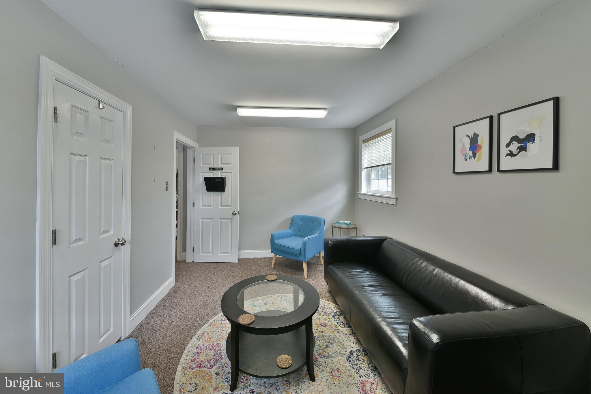 FLOURTOWN - Commercial Lease