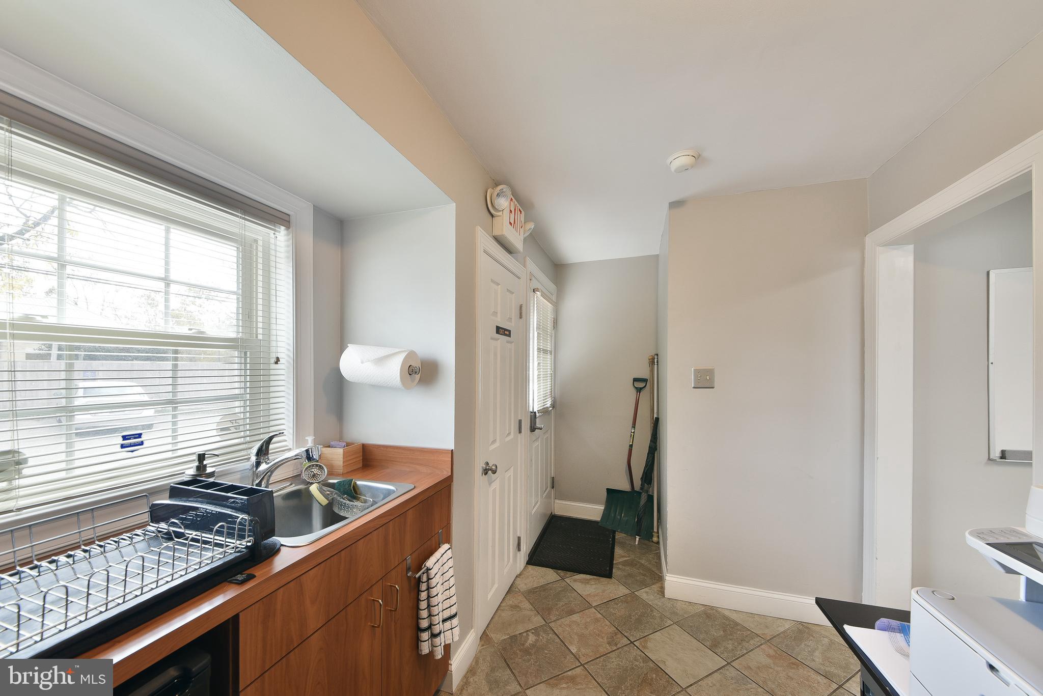 FLOURTOWN - Commercial Lease