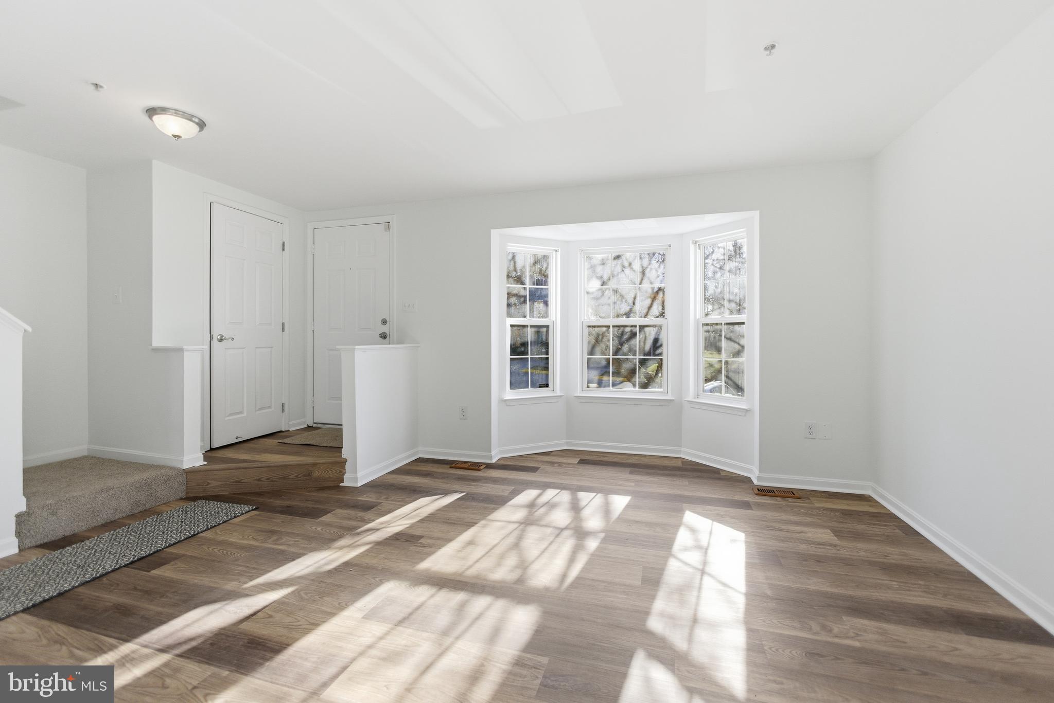 GLASSMANOR - Residential Lease