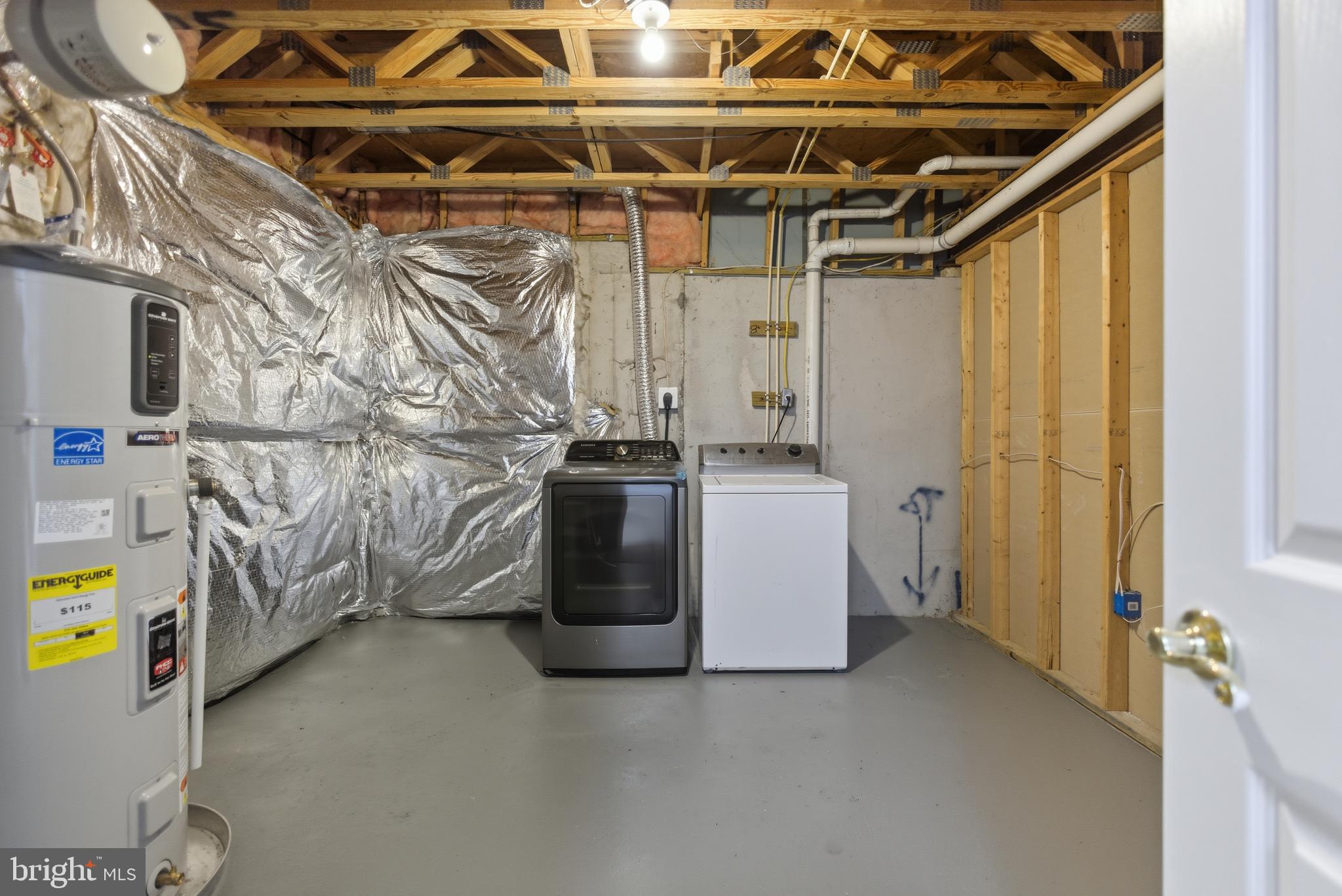 GLASSMANOR - Residential Lease