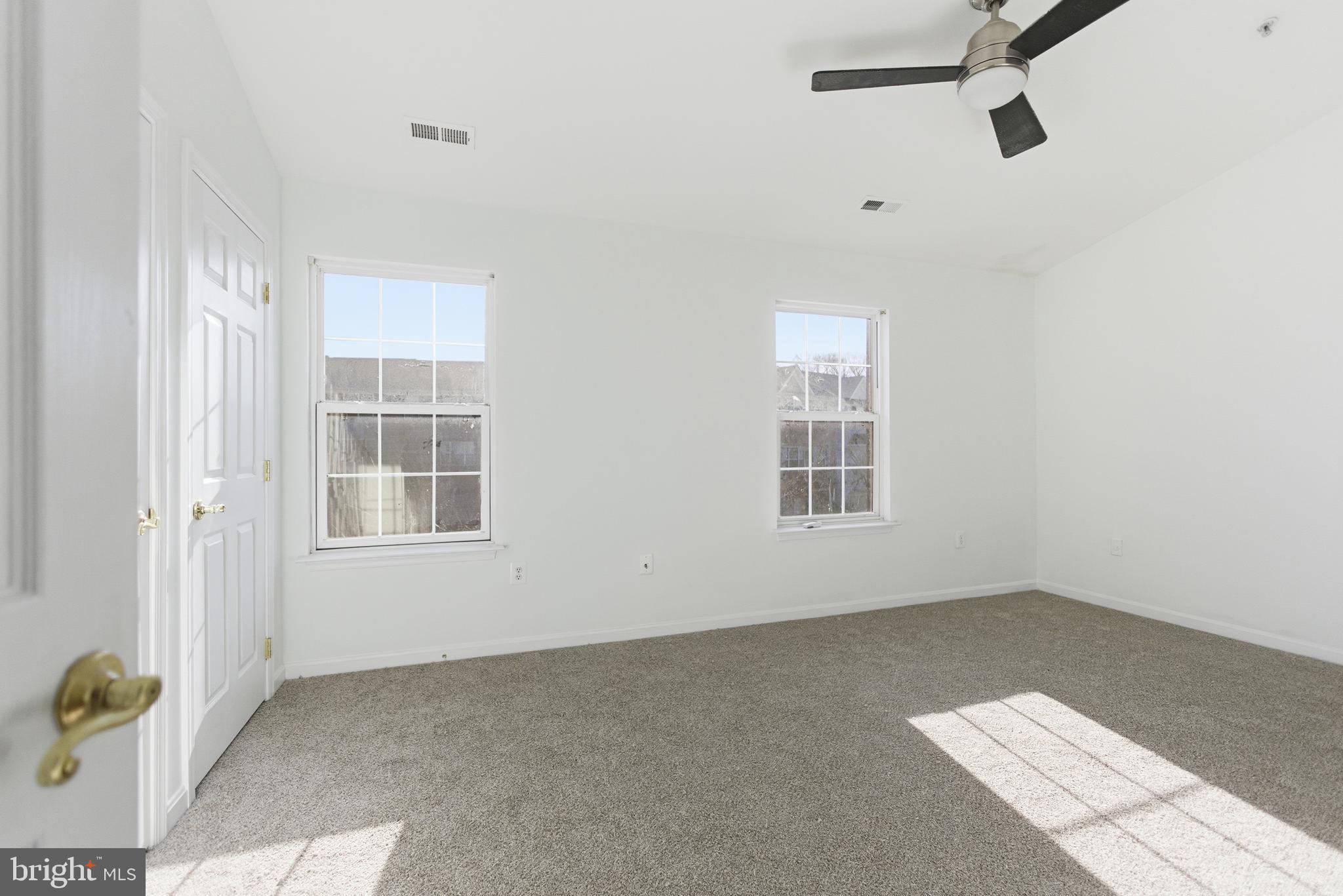 GLASSMANOR - Residential Lease