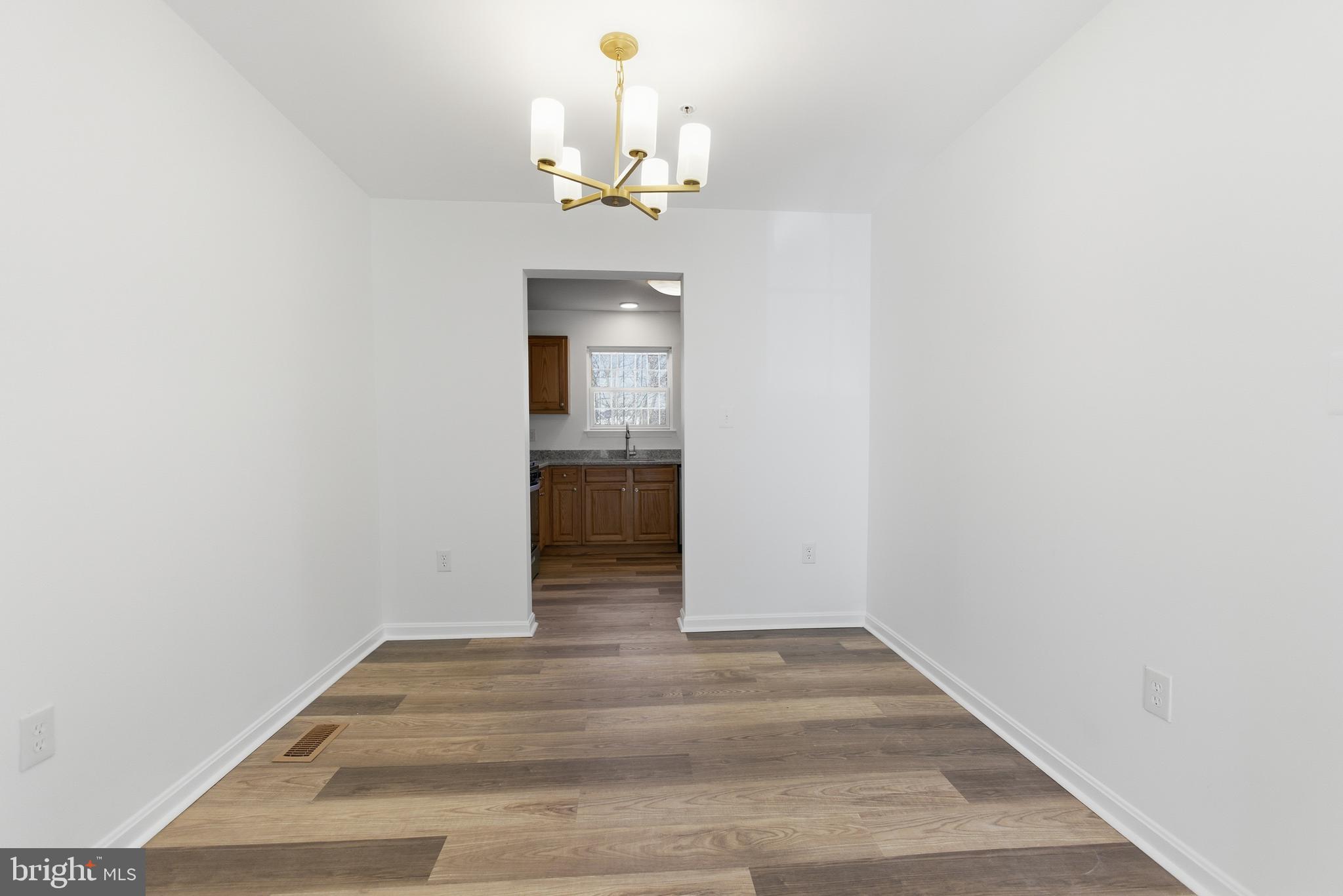 GLASSMANOR - Residential Lease