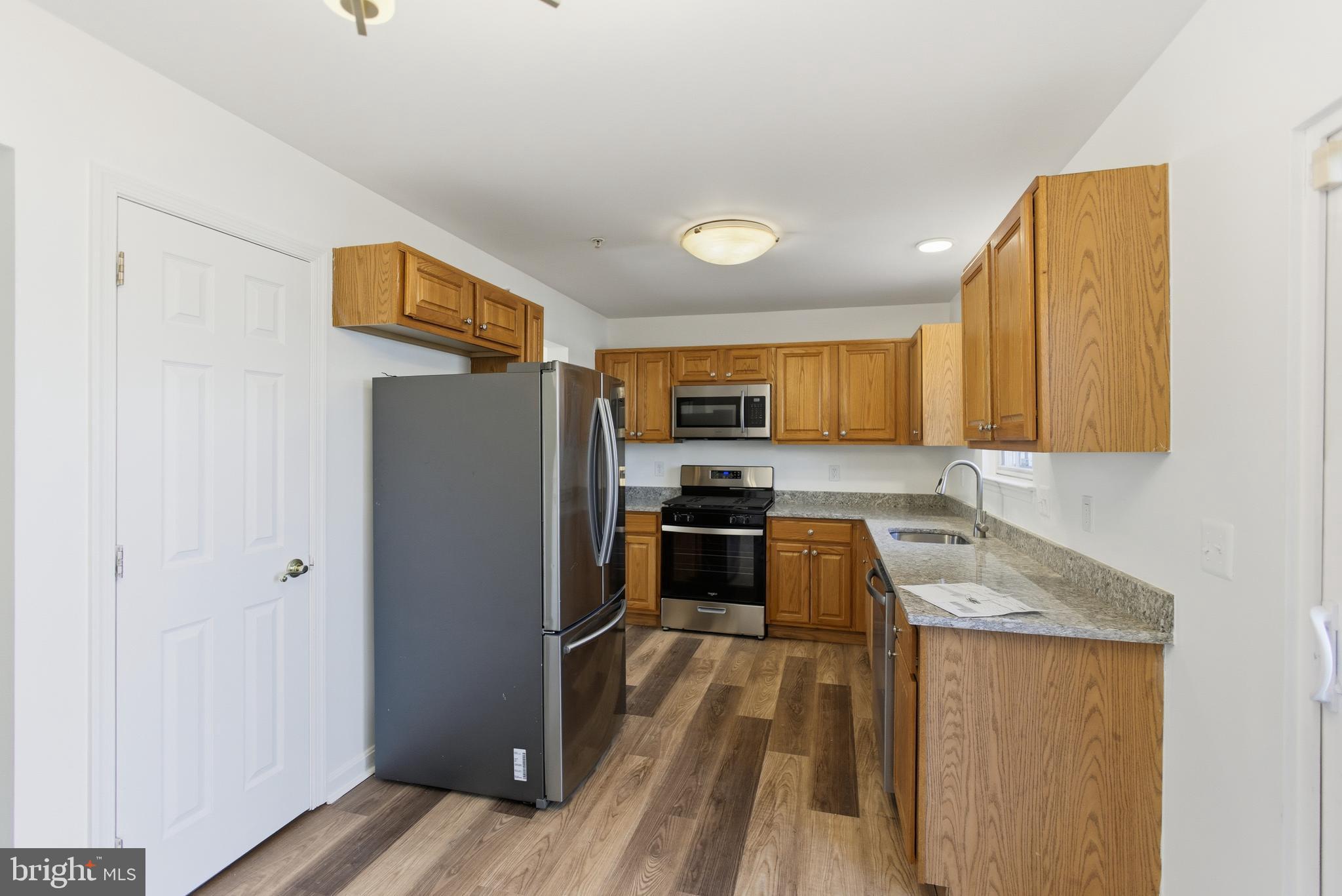 GLASSMANOR - Residential Lease