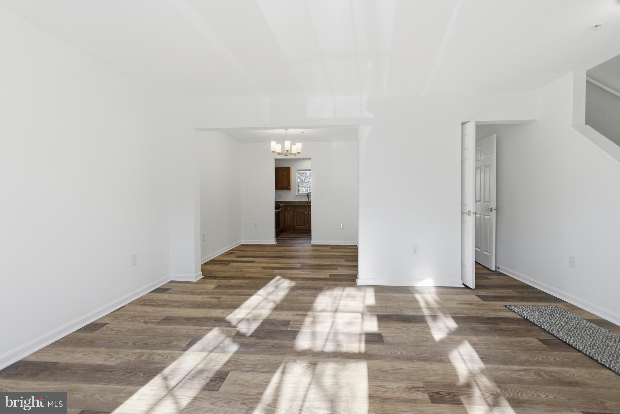 GLASSMANOR - Residential Lease