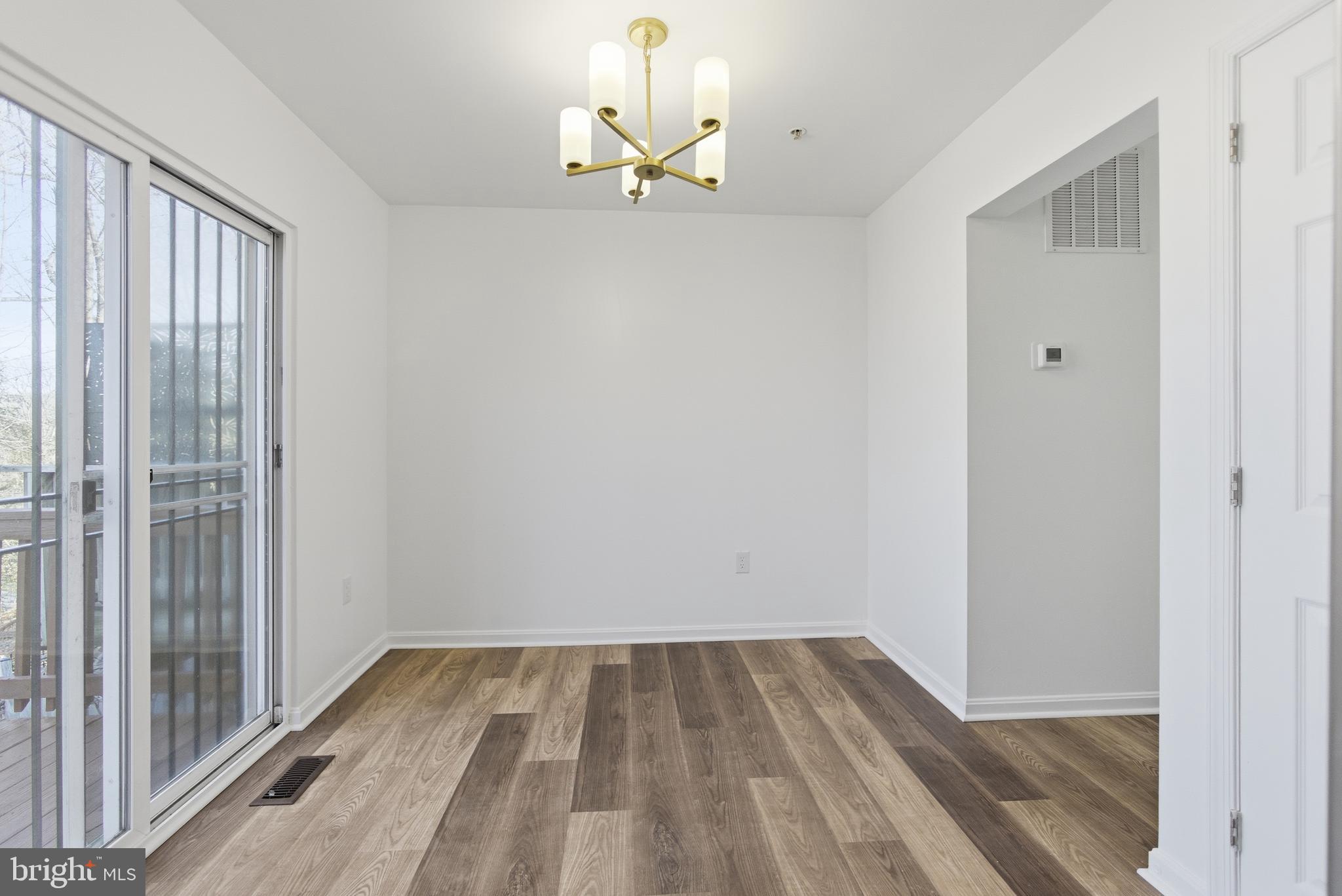 GLASSMANOR - Residential Lease