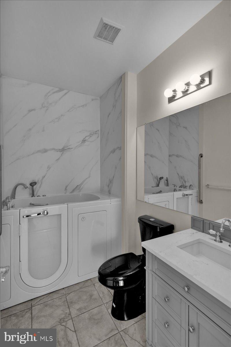 VLG AT MAIDENCREEK - Residential