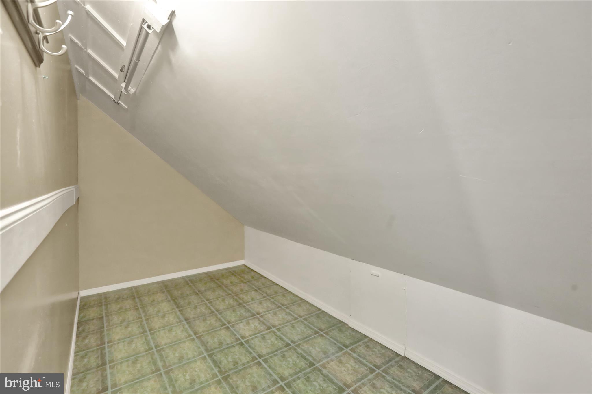 SUMMIT HILLS - Residential