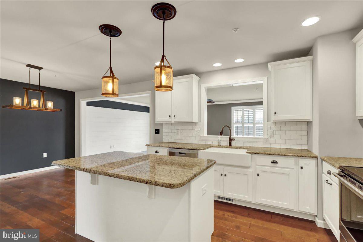 MAYAPPLE WOODS - Residential