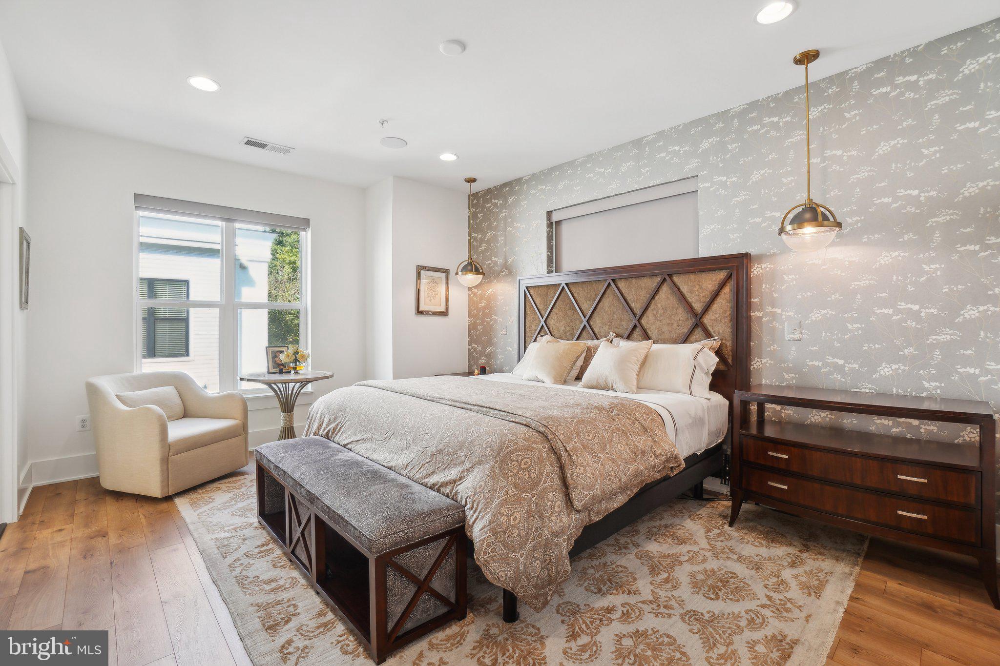 PT ROCKVILLE OUT RES 3 - Residential