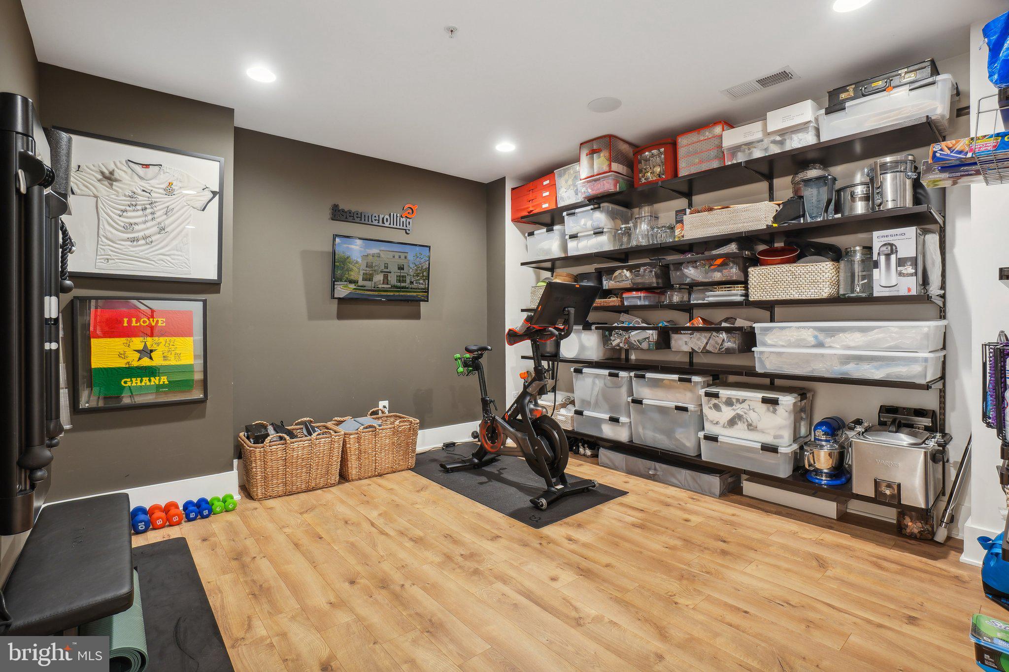 PT ROCKVILLE OUT RES 3 - Residential