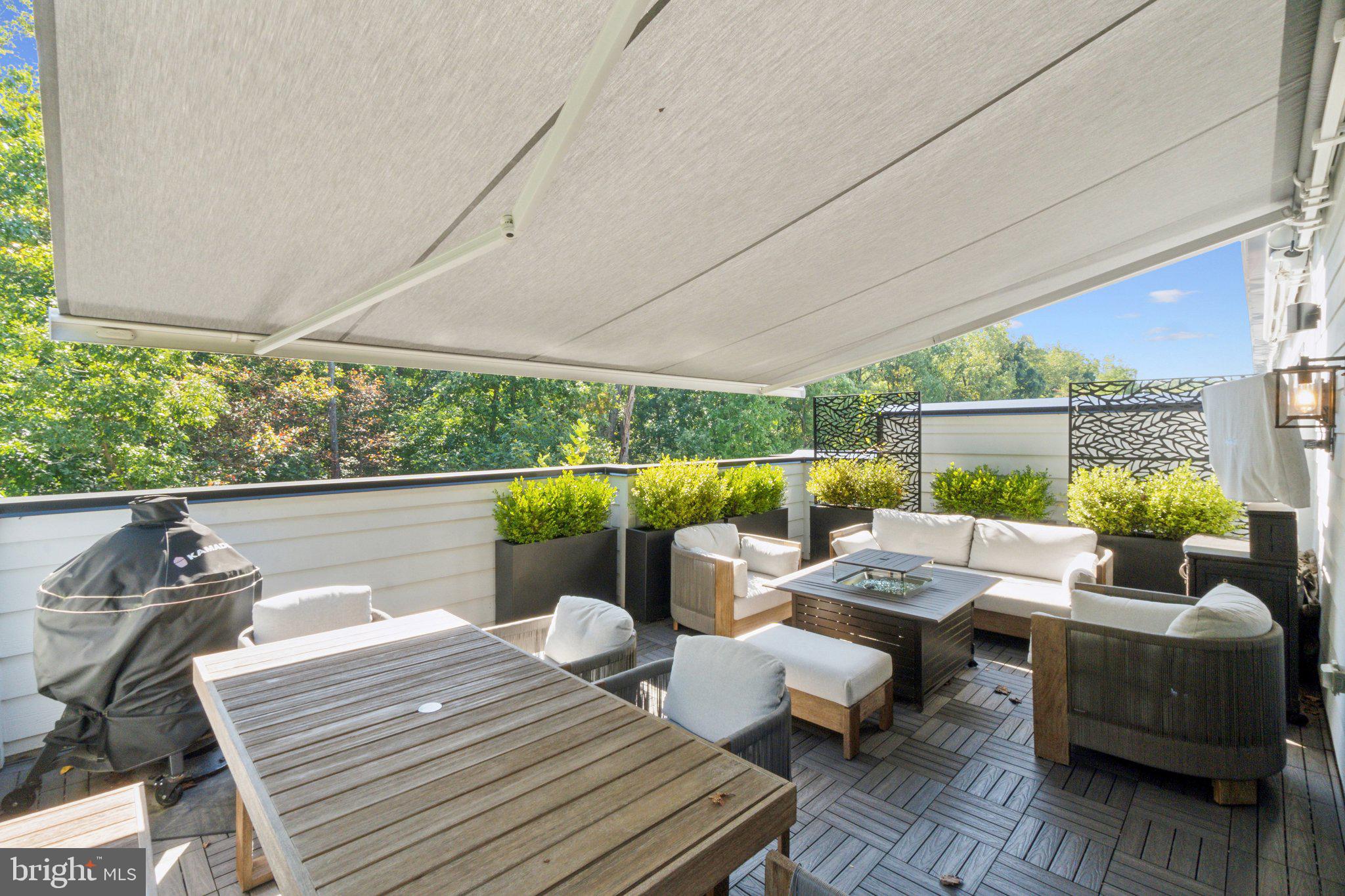 PT ROCKVILLE OUT RES 3 - Residential