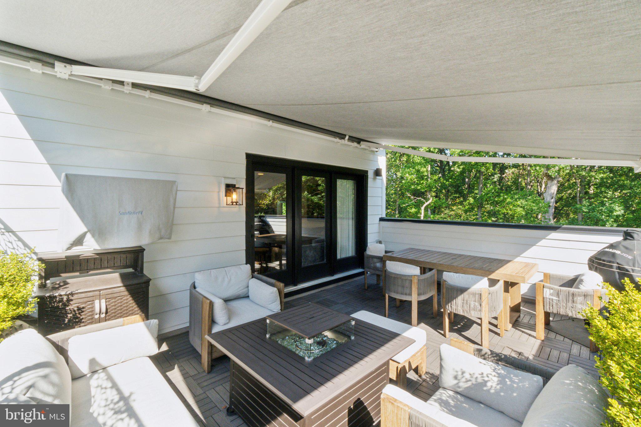 PT ROCKVILLE OUT RES 3 - Residential