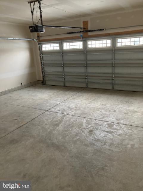 THE LAKES AT MARTINSBURG - Residential Lease