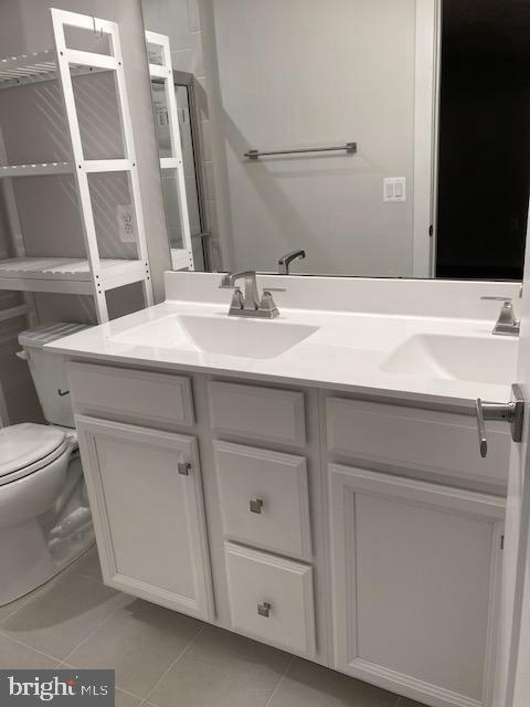 THE LAKES AT MARTINSBURG - Residential Lease