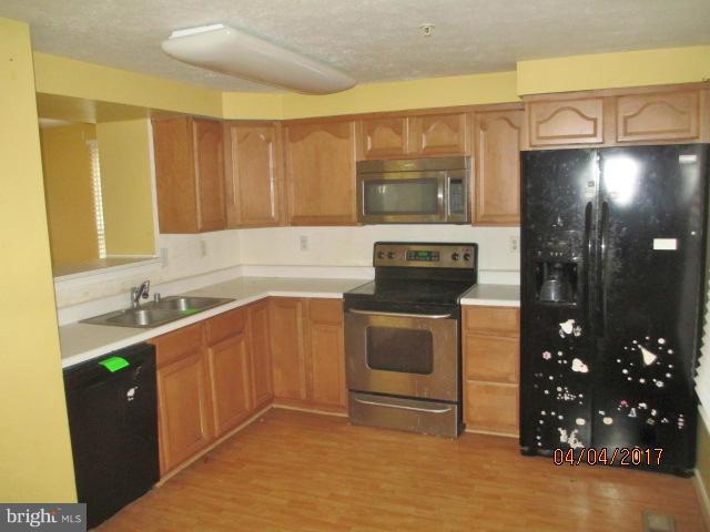 CONSTANT FRIENDSHIP - Residential