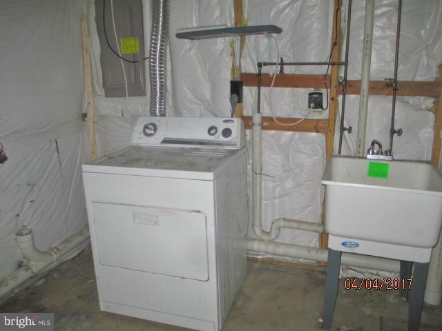 CONSTANT FRIENDSHIP - Residential