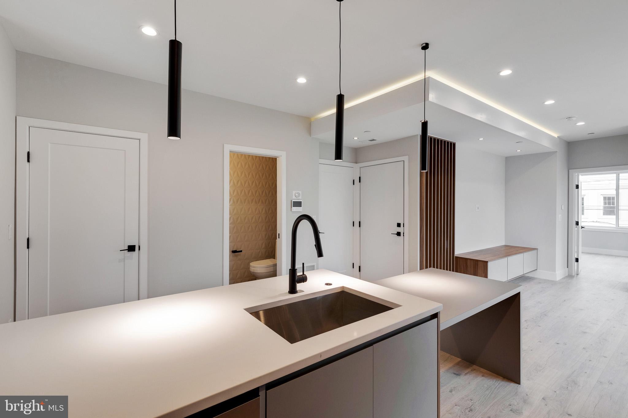 POINT BREEZE - Residential Lease