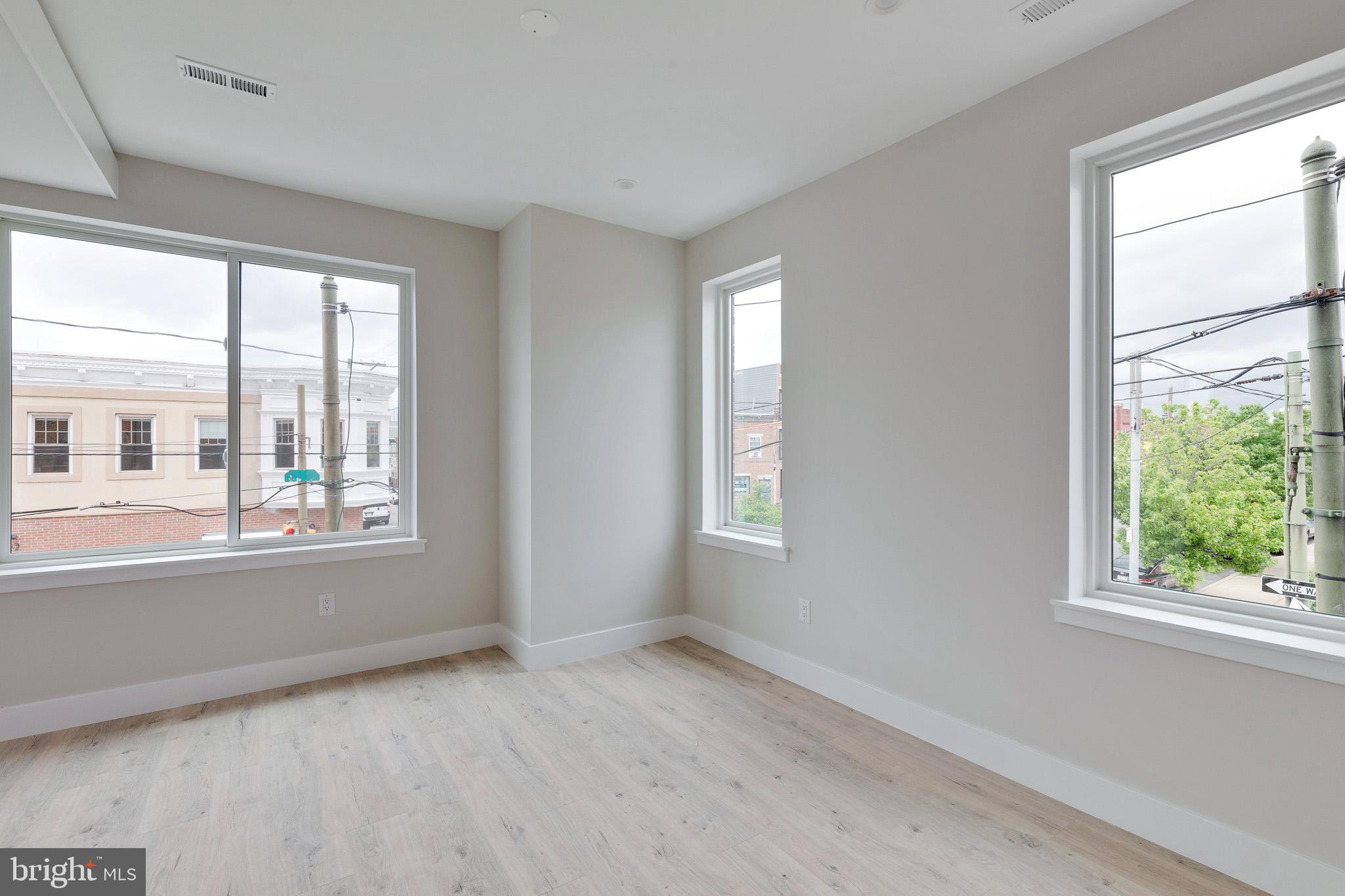 POINT BREEZE - Residential Lease