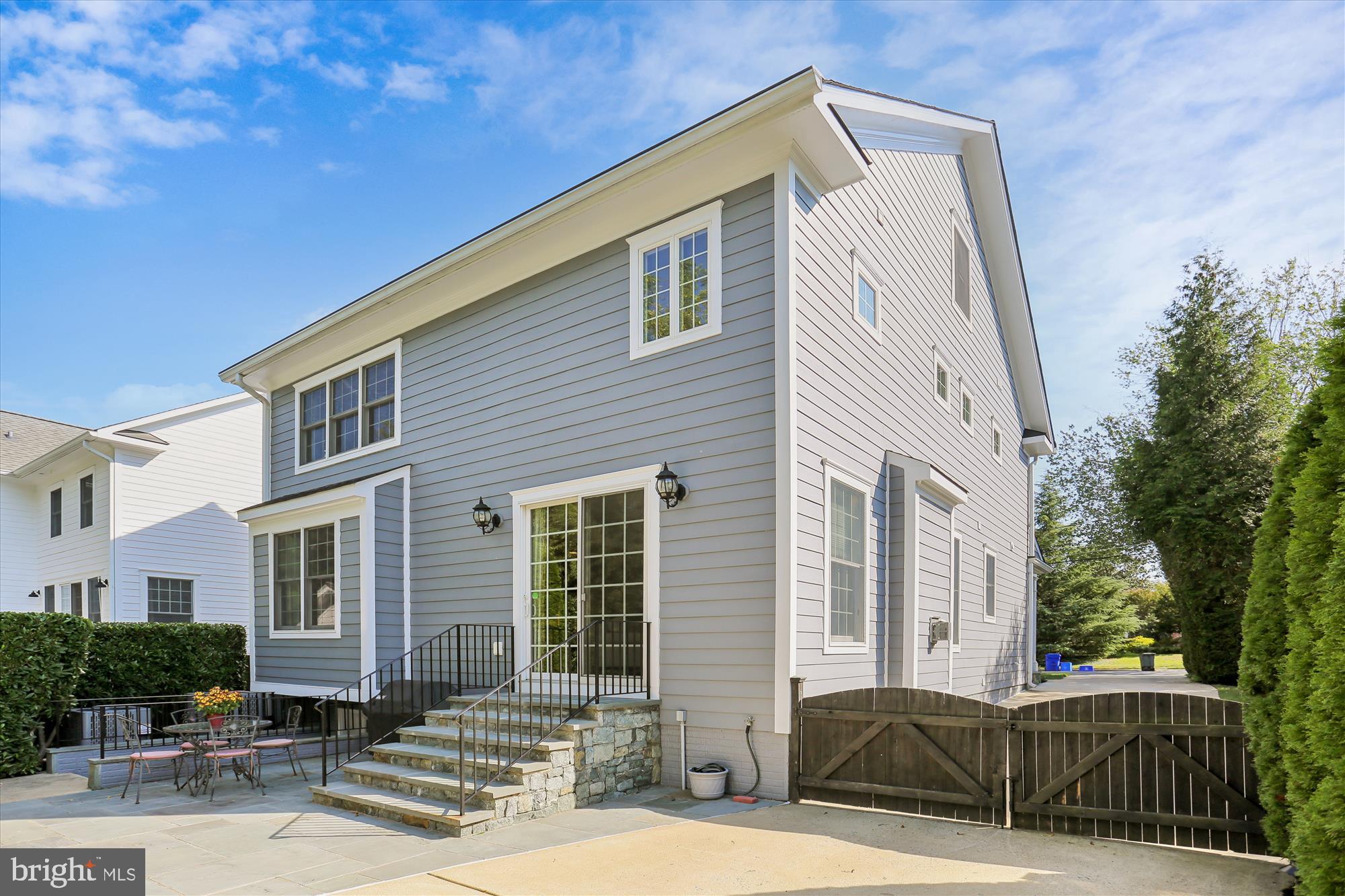 ALTA VISTA - Residential